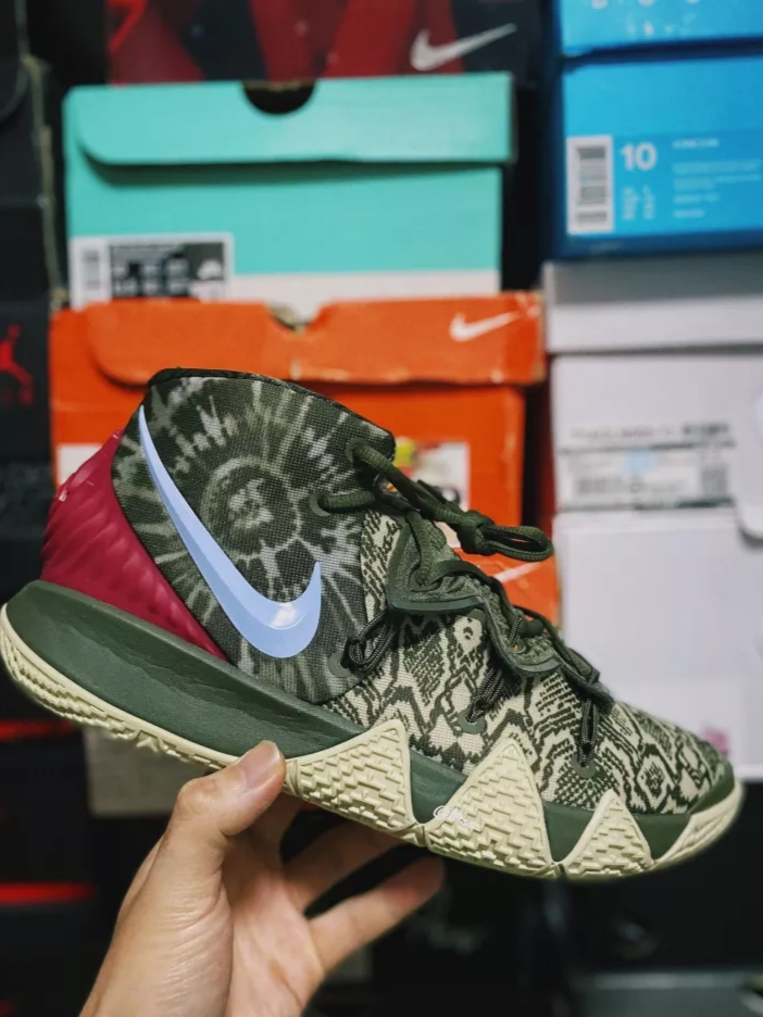 Nike Kybrid S2 EP Cargo Khaki 착용 스타일