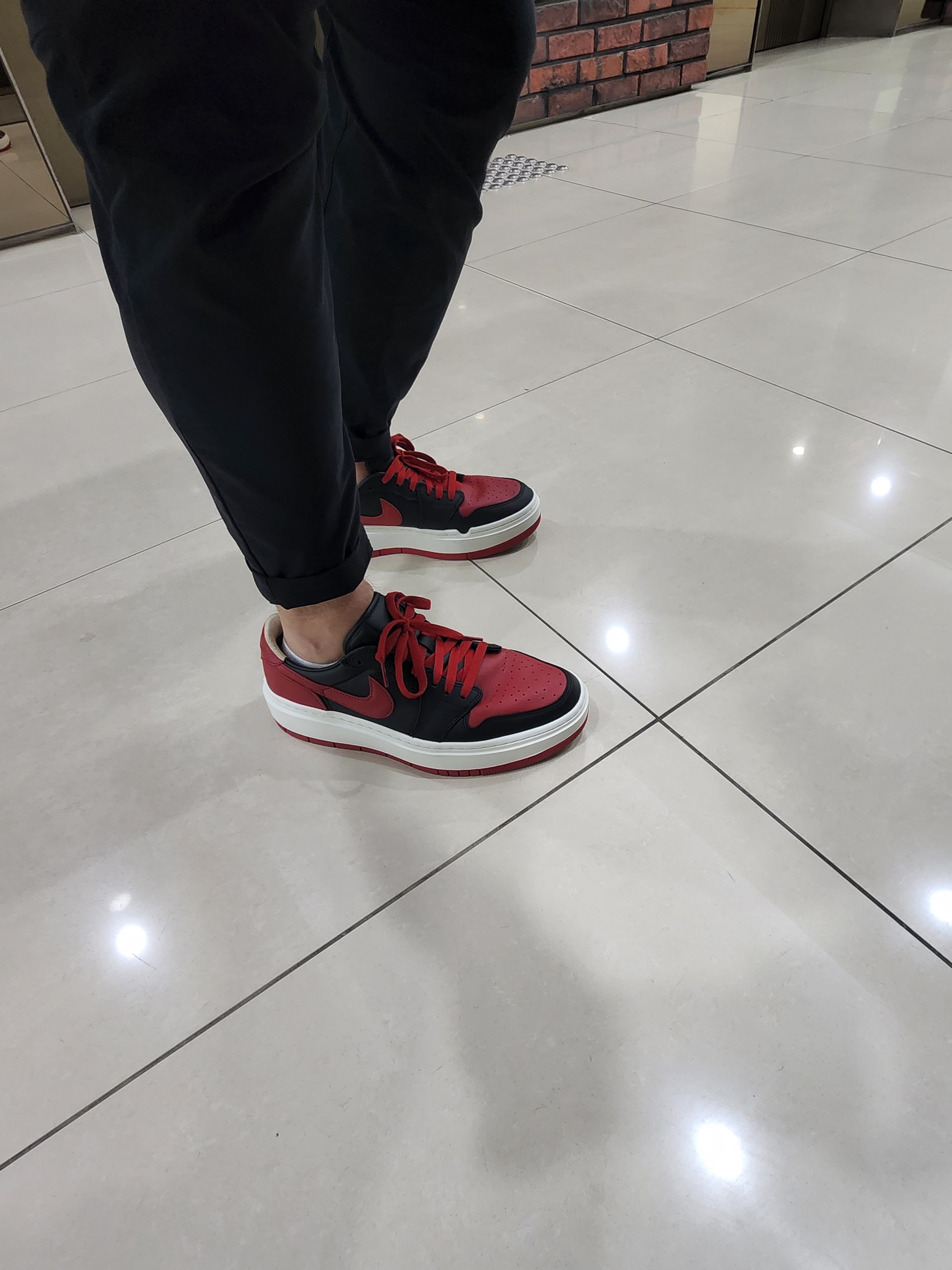 (W) Jordan 1 Elevate Low SE Bred 착용 스타일 - 2