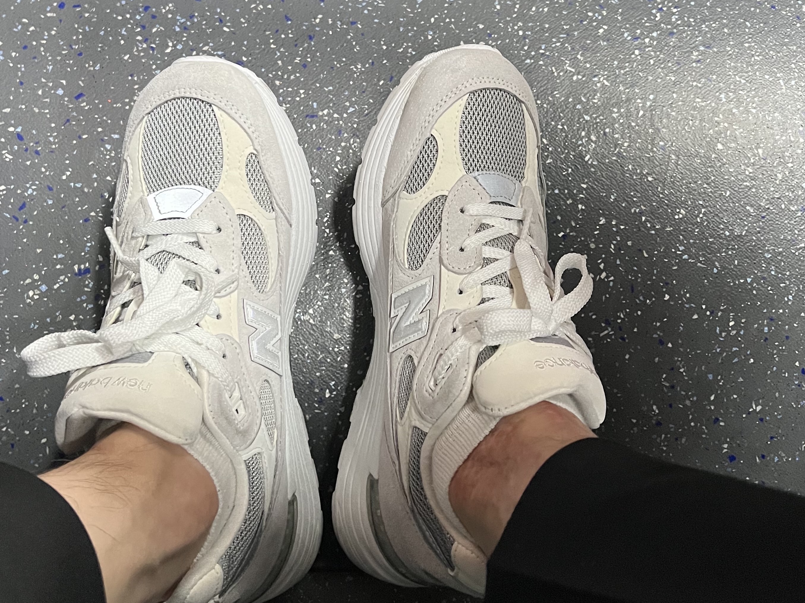 New Balance 992 Made in USA White Silver 착용 스타일 - 2