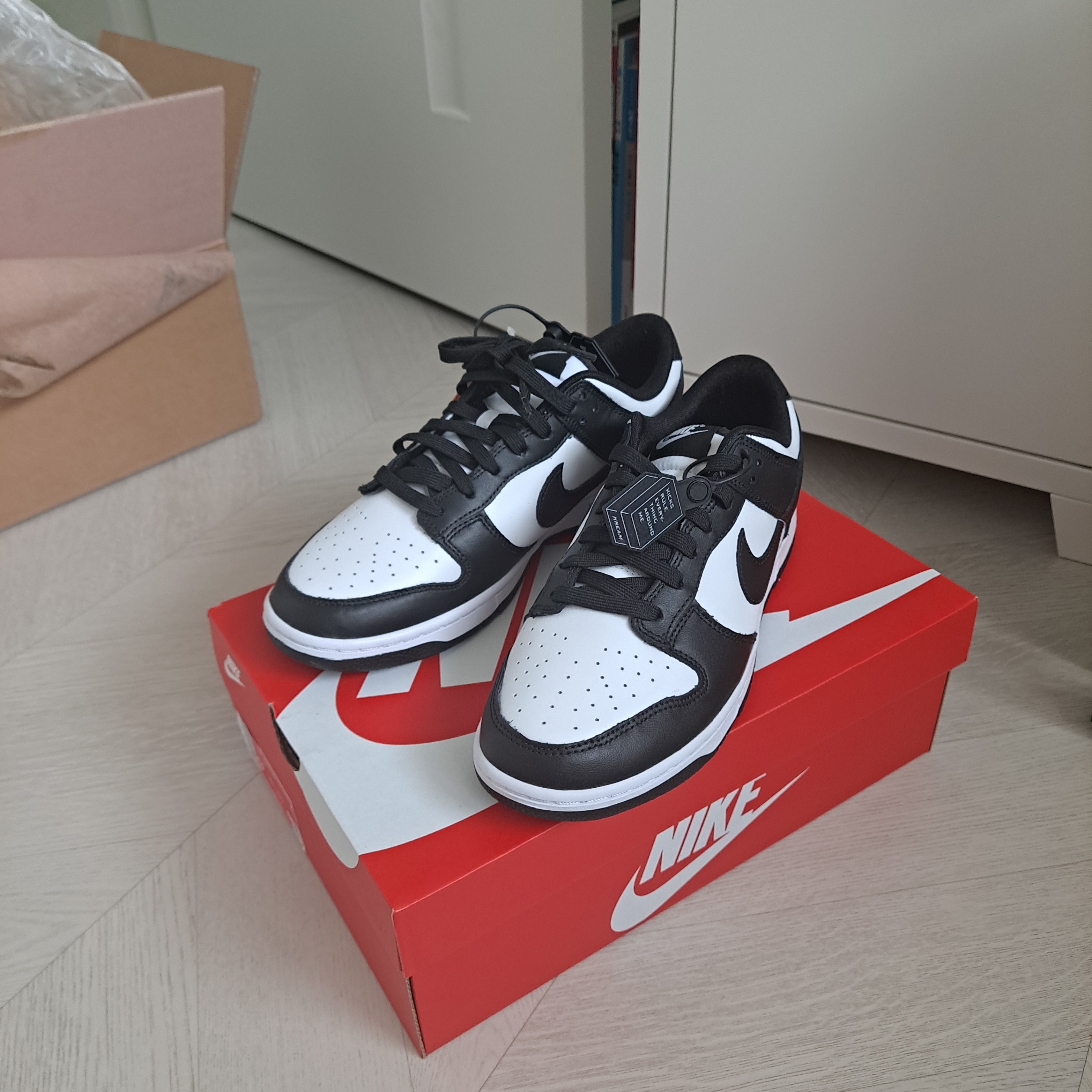 Nike Dunk Low Retro Black 착용 스타일