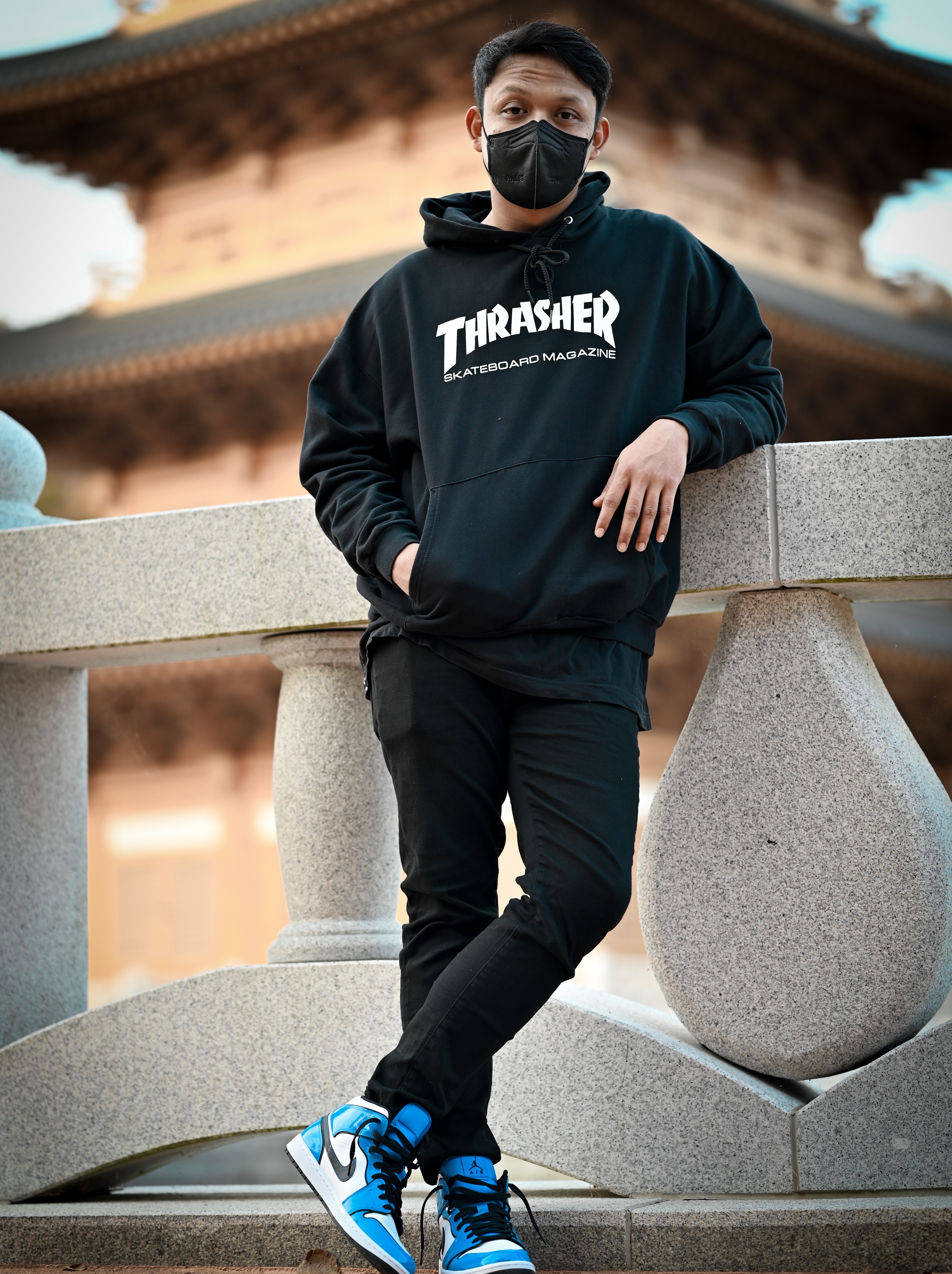 Jordan 1 Mid SE Signal Blue 착용 스타일