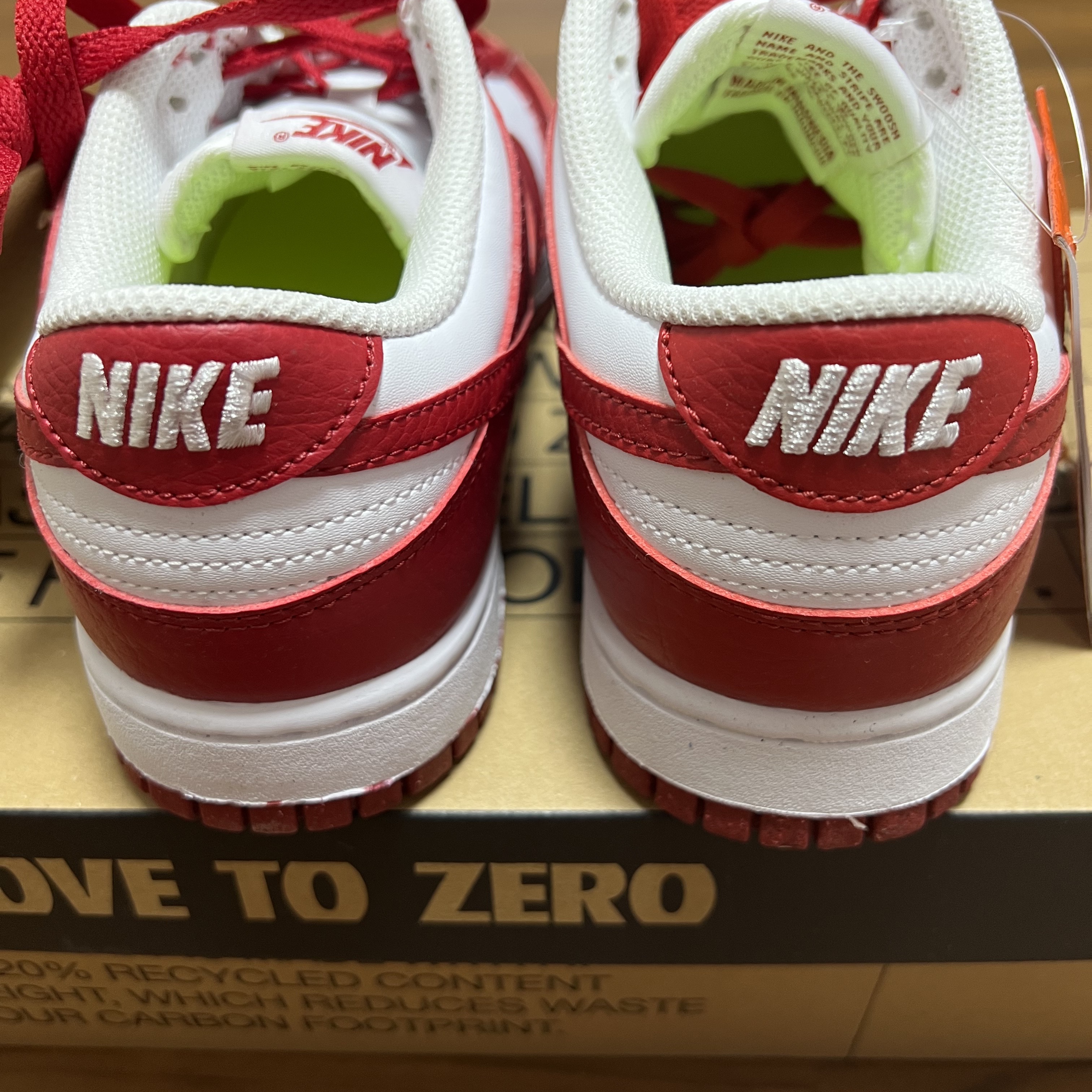 (W) Nike Dunk Low Next Nature Gym Red 착용 스타일 - 3