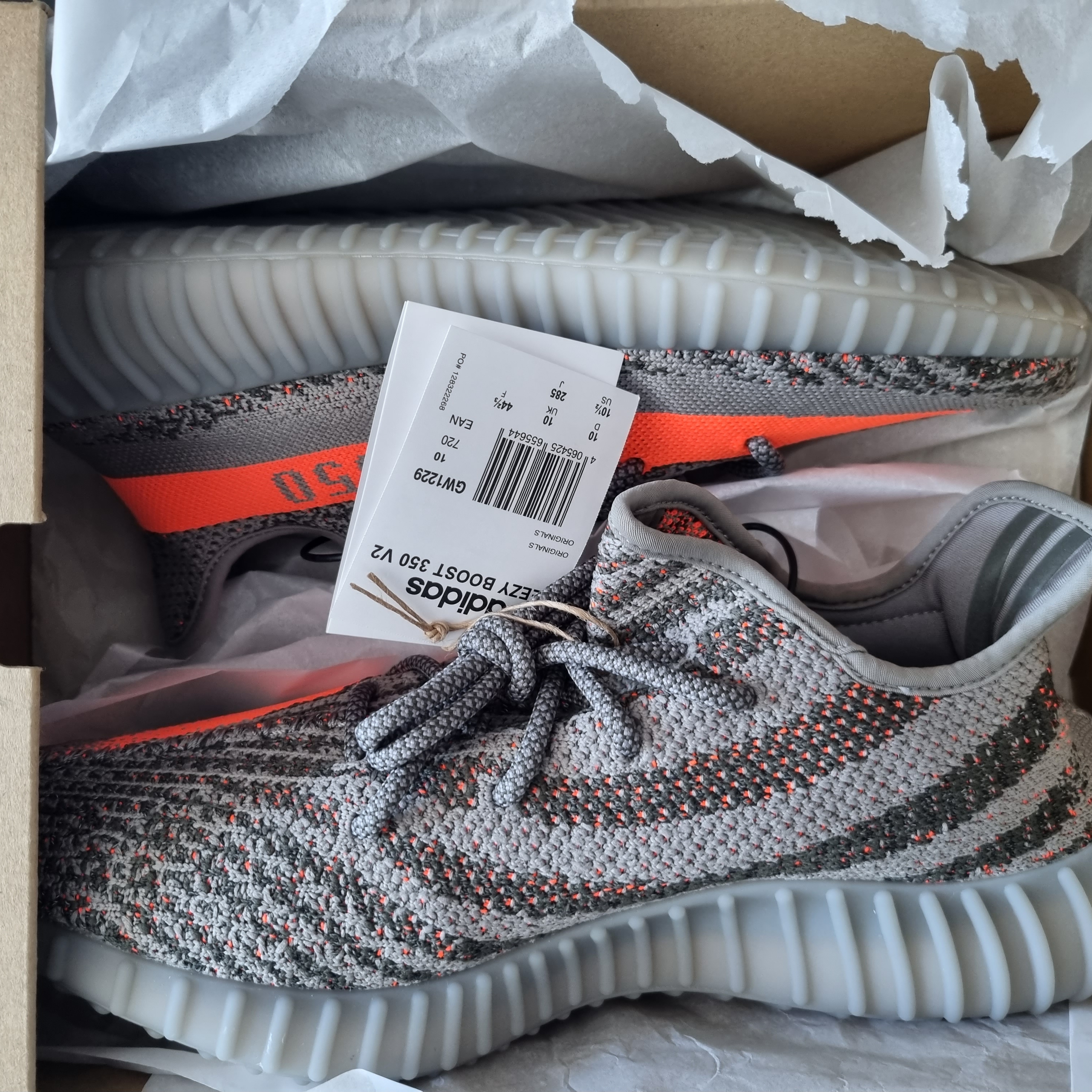 Adidas Yeezy Boost 350 V2 Beluga - Reflective 착용 스타일