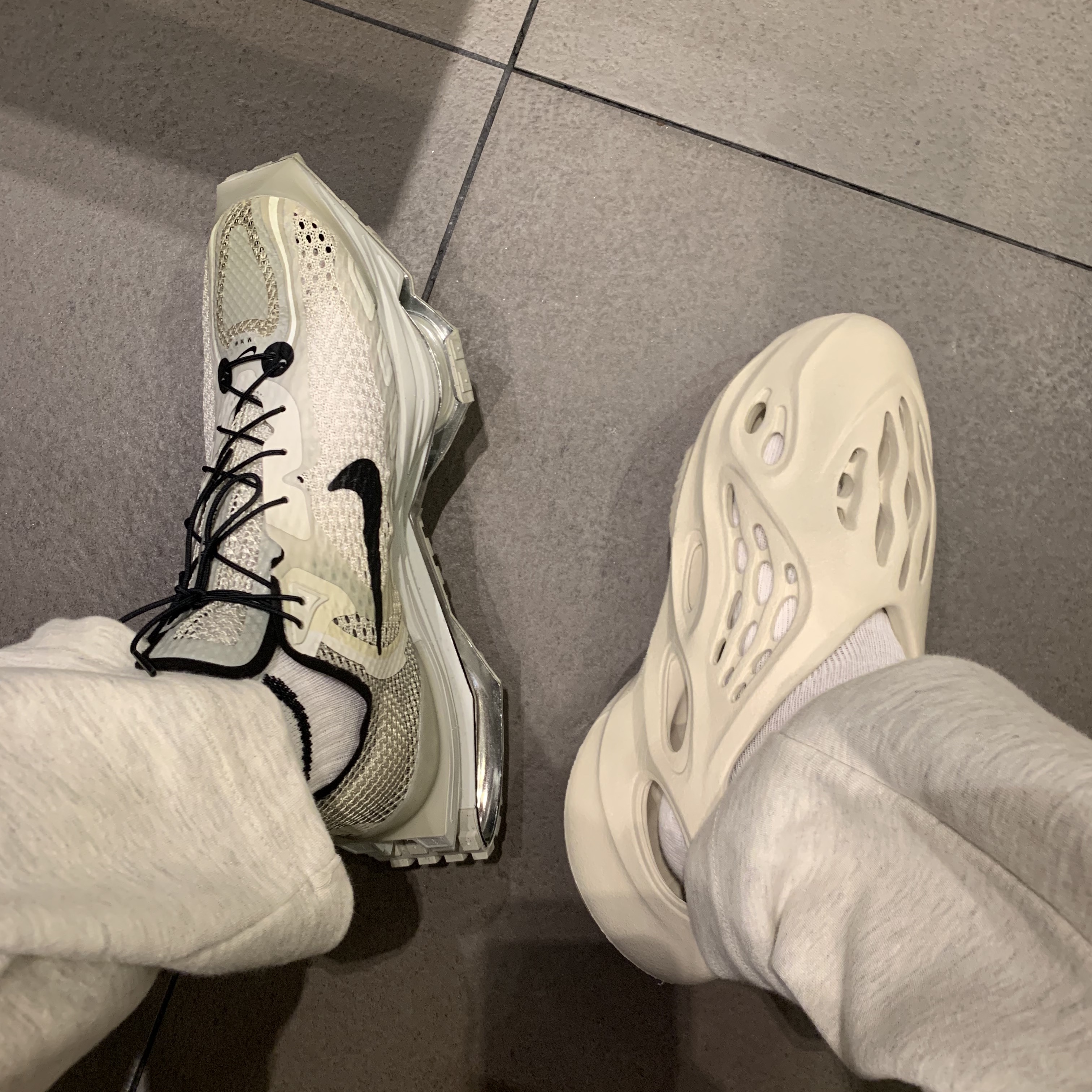 Nike x Matthew M Williams Zoom 004 Stone, Adidas Yeezy Foam RNNR Sand 착용 스타일