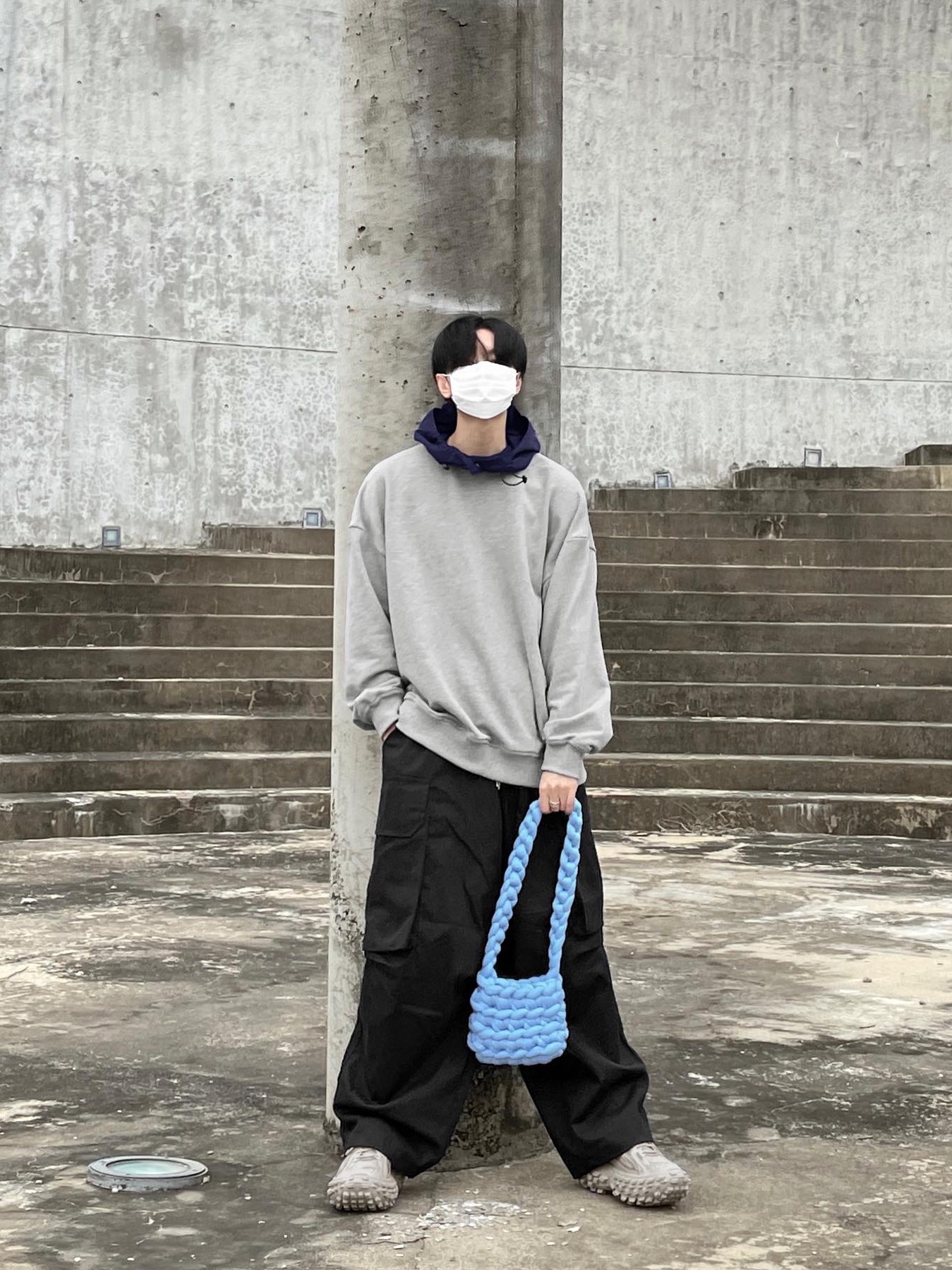 Balenciaga Defender Sneakers Beige 착용 스타일 - 4