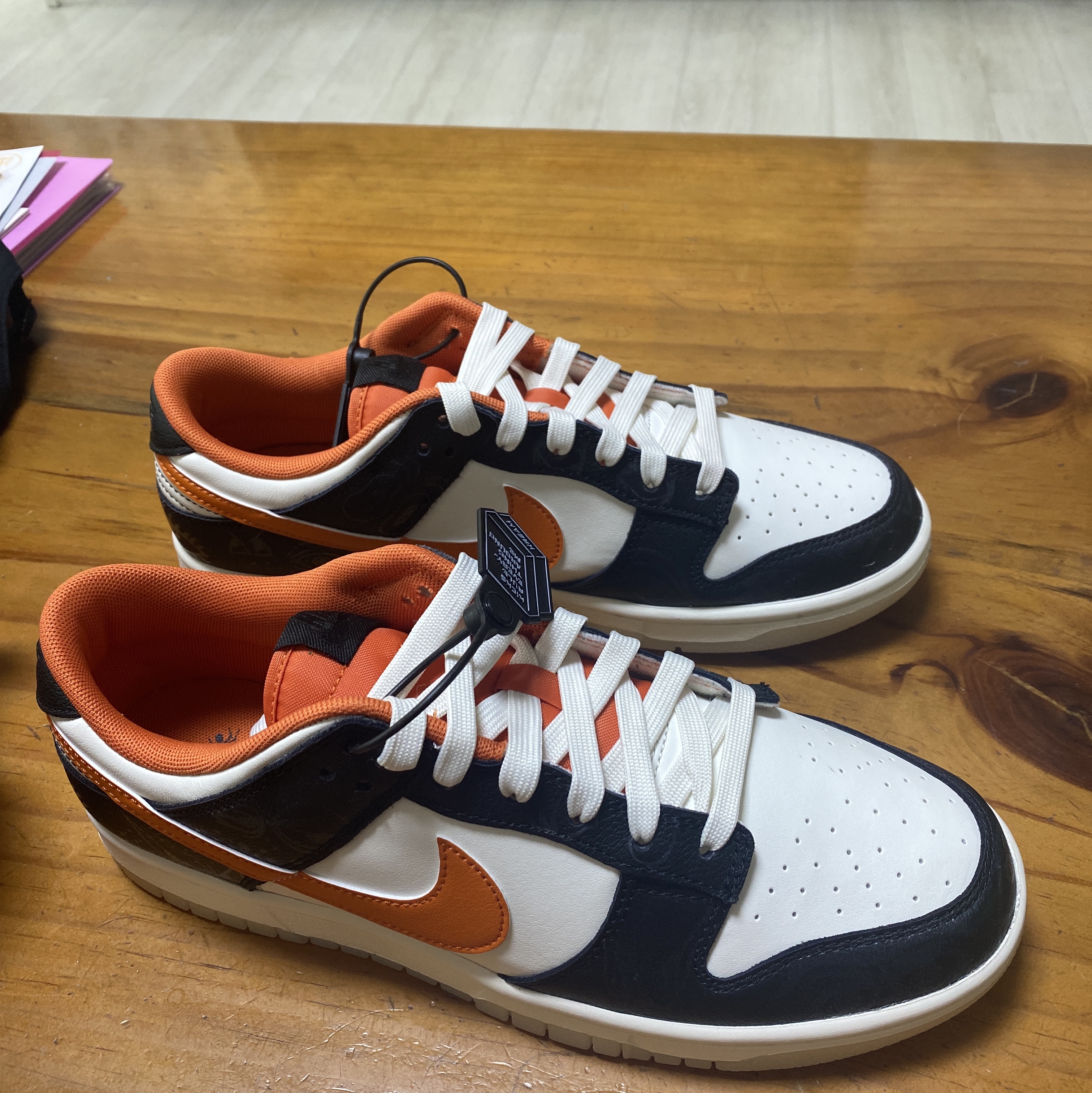 Nike Dunk Low Retro PRM Halloween 착용 스타일