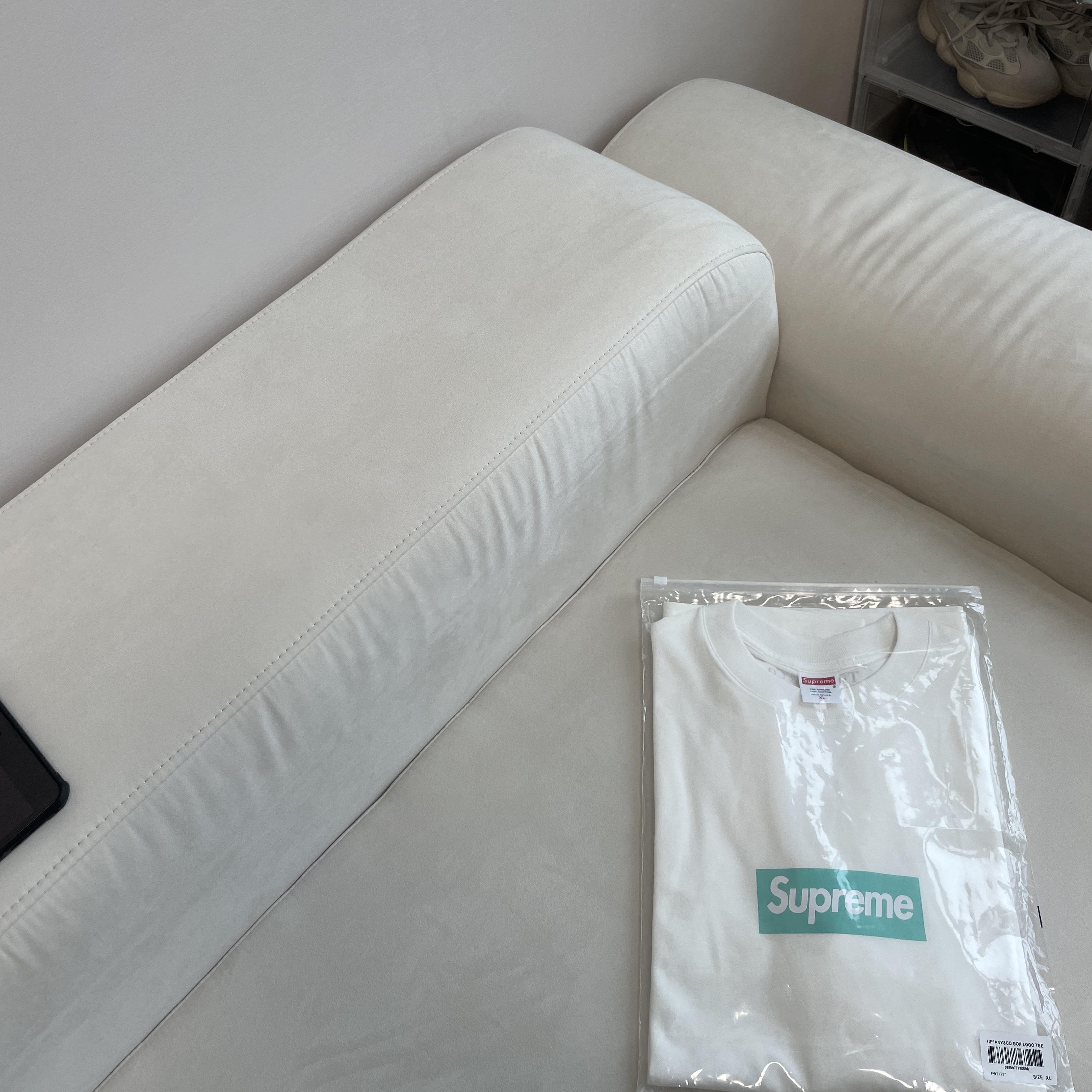 Supreme x Tiffany & Co. Box Logo T-Shirt White - 21FW 착용 스타일 - 2