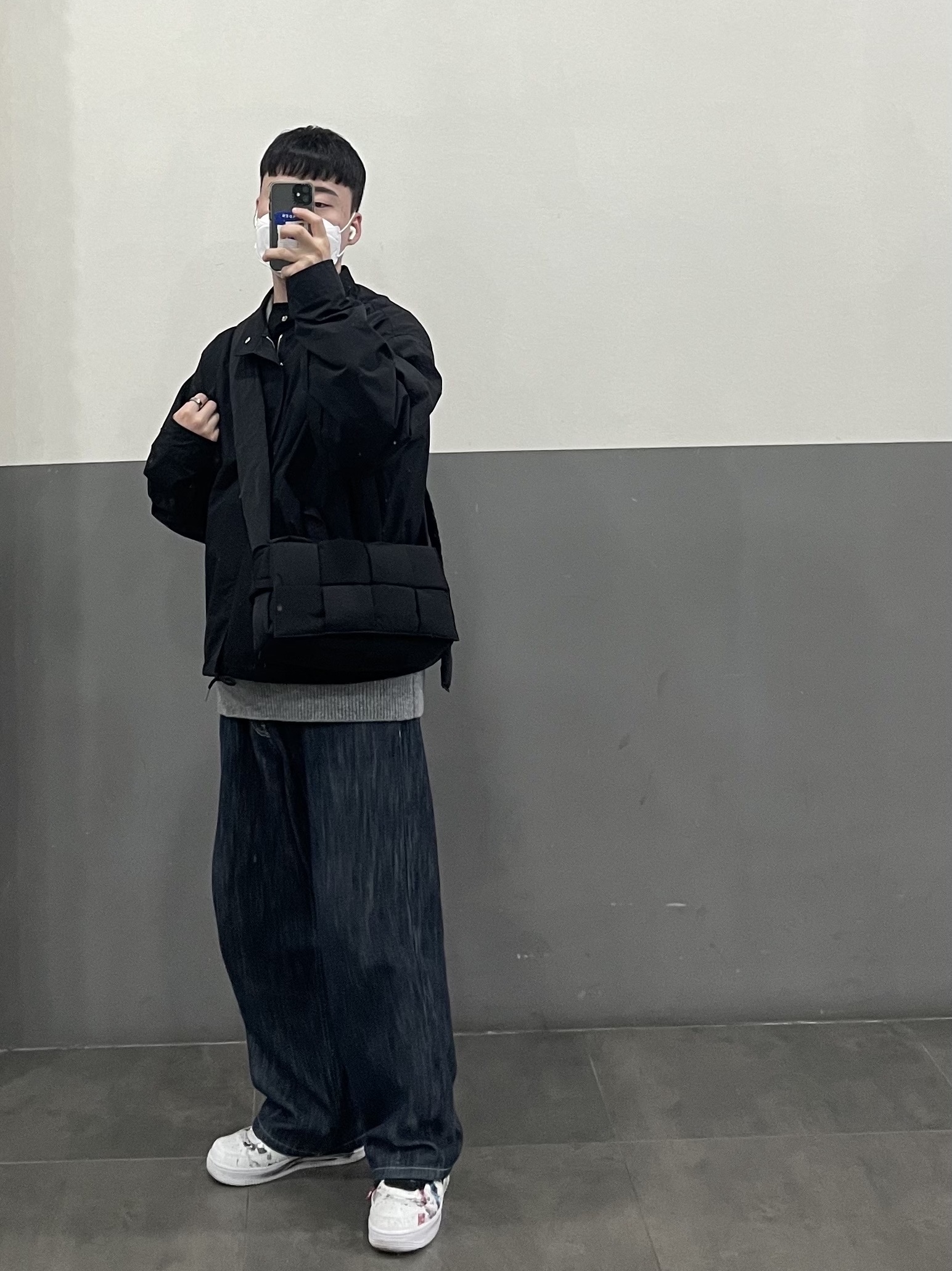 Nike x Peaceminusone Air Force 1 Low Para-Noise 2.0, Bottega Veneta Padded Tech Cassette Black 착용 스타일