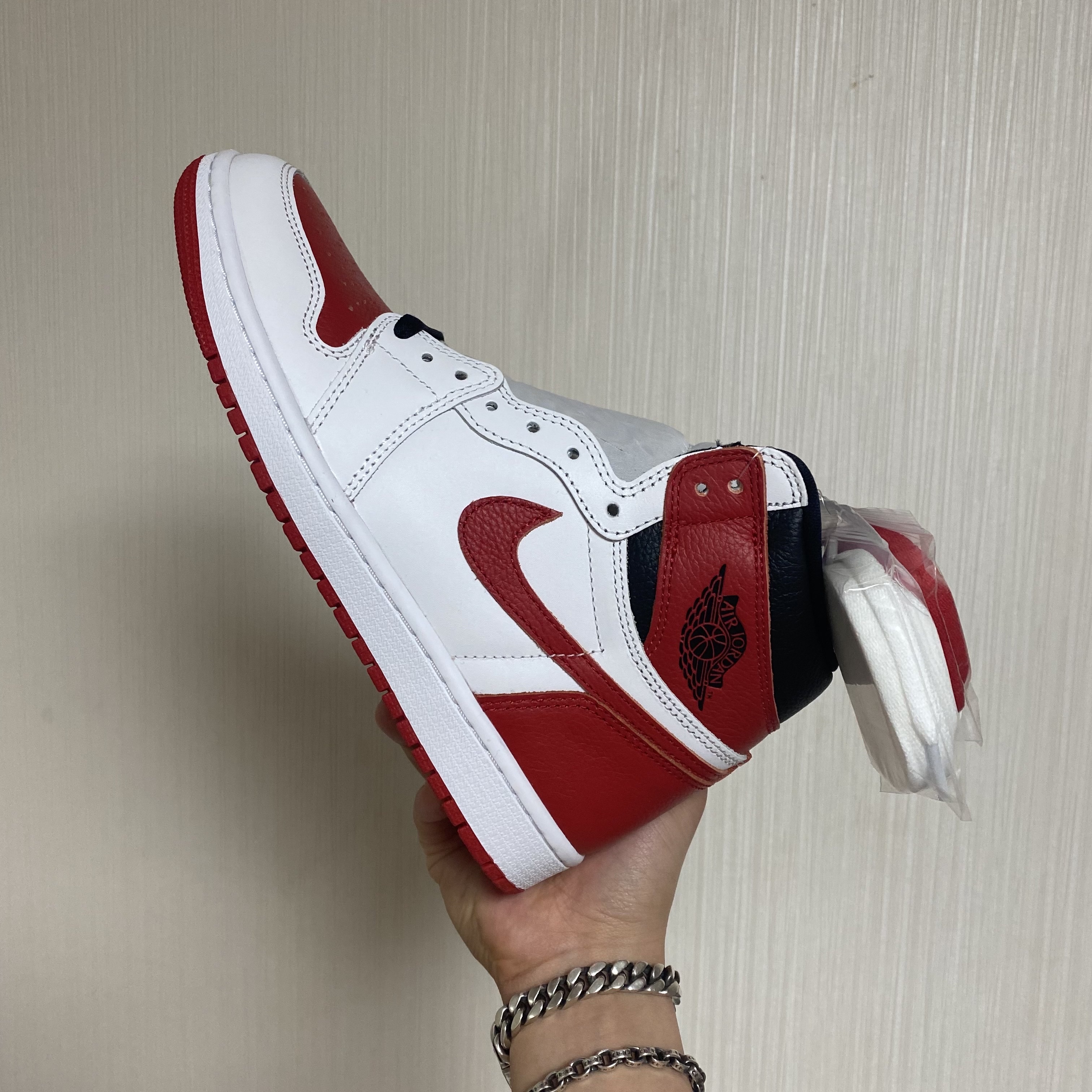 Jordan 1 Retro High OG Heritage, (GS) Jordan 1 Retro High OG Heritage 착용 스타일