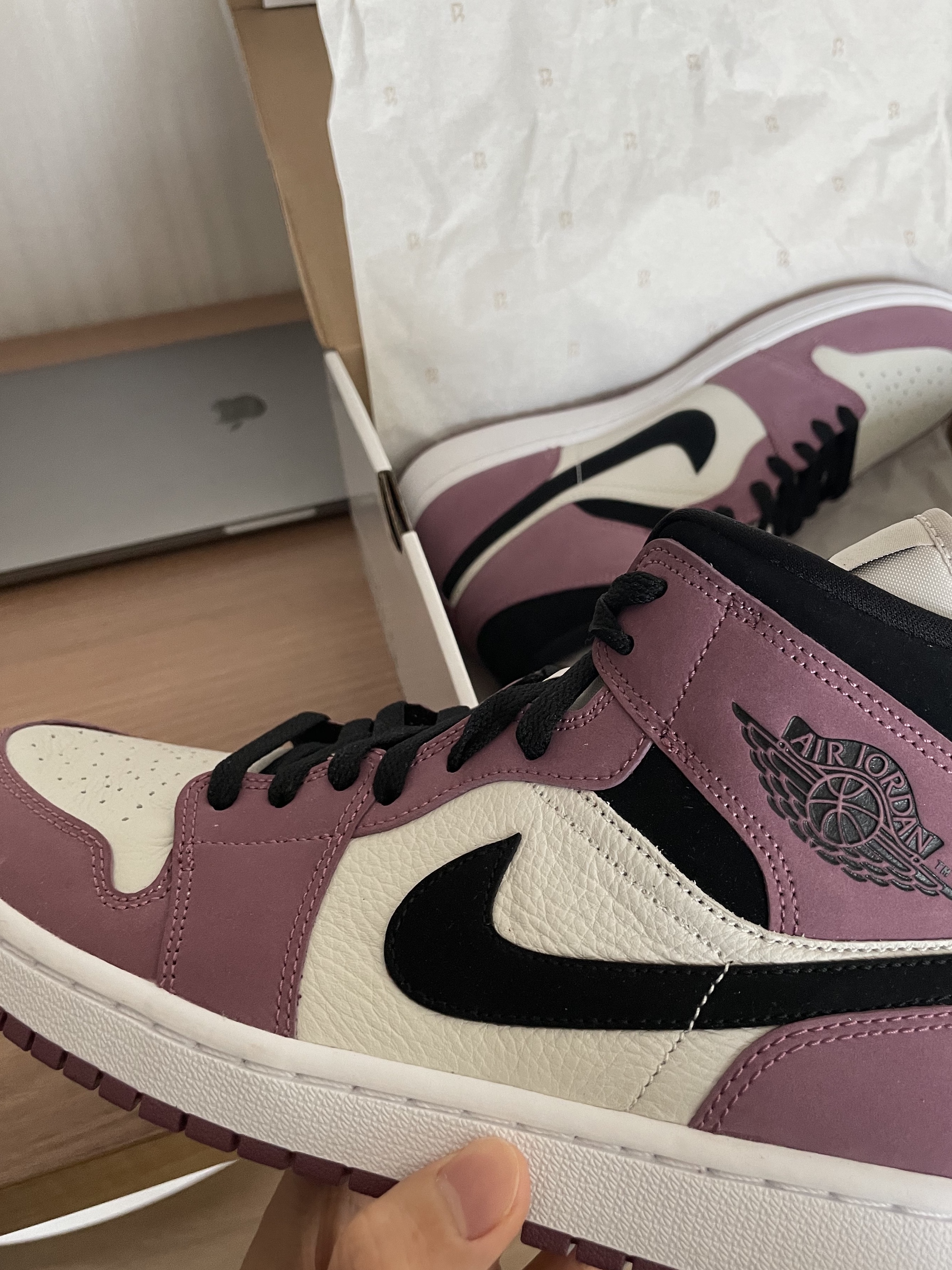 (W) Jordan 1 Mid SE Light Mulberry 착용 스타일