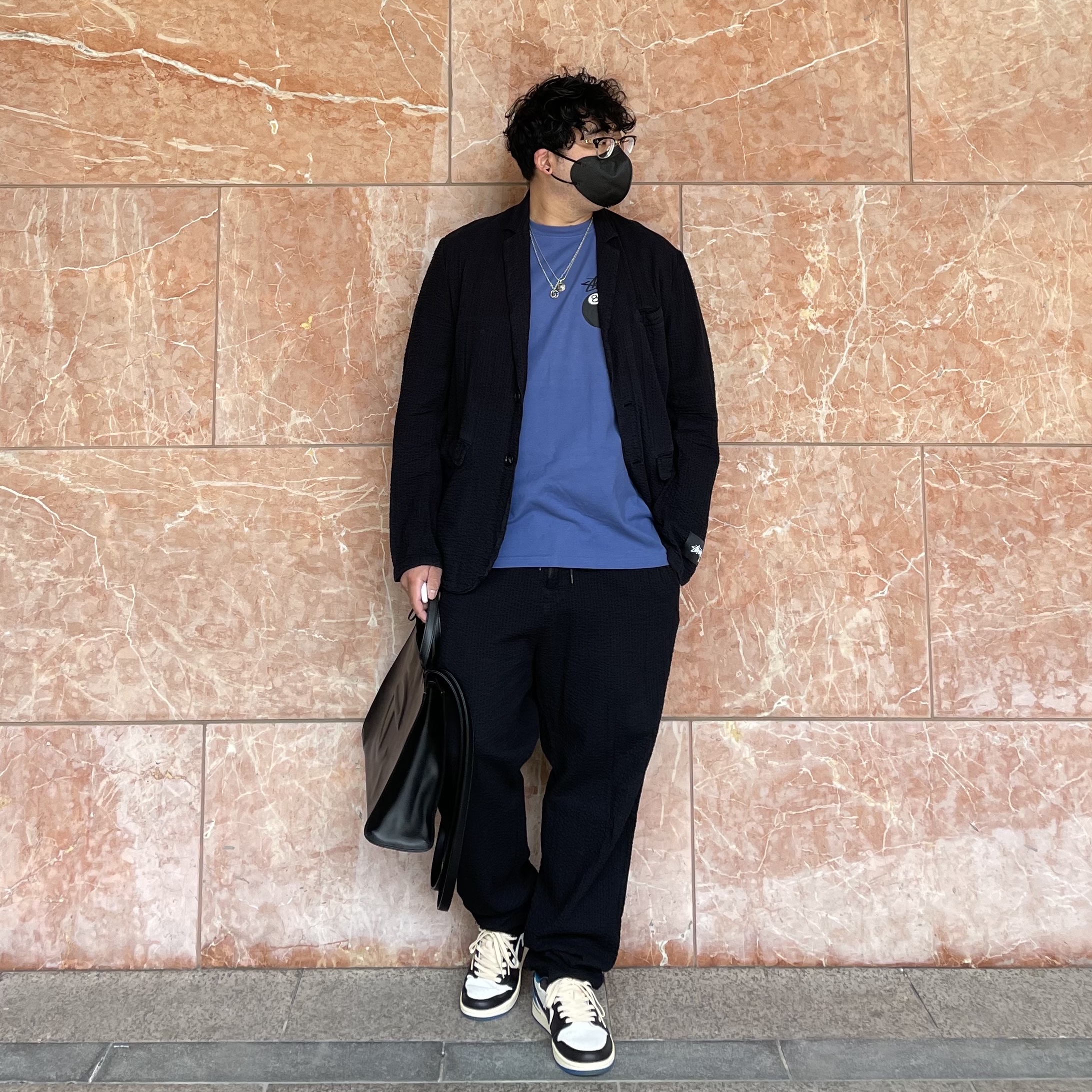 Stussy 8 Ball T-Shirt Midnight - 22SS, Telfar Medium Shopping Bag Black 착용 스타일 - 2