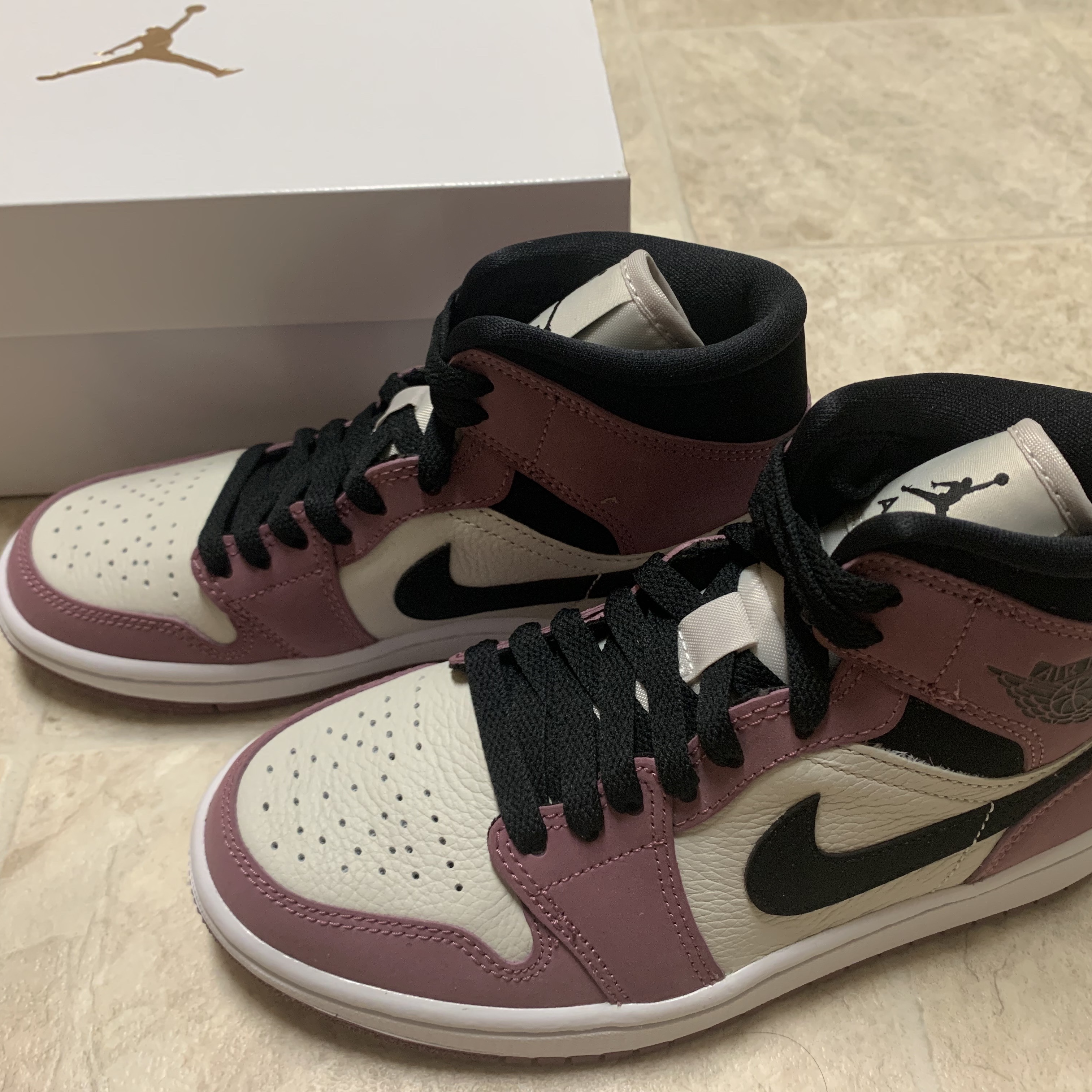 (W) Jordan 1 Mid SE Light Mulberry 착용 스타일
