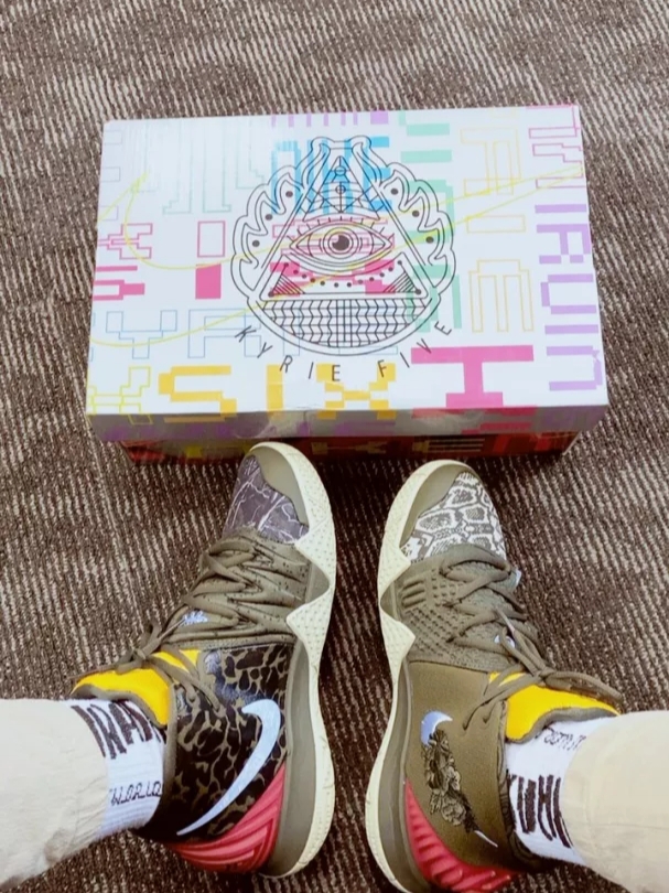 Nike Kybrid S2 EP Cargo Khaki 착용 스타일