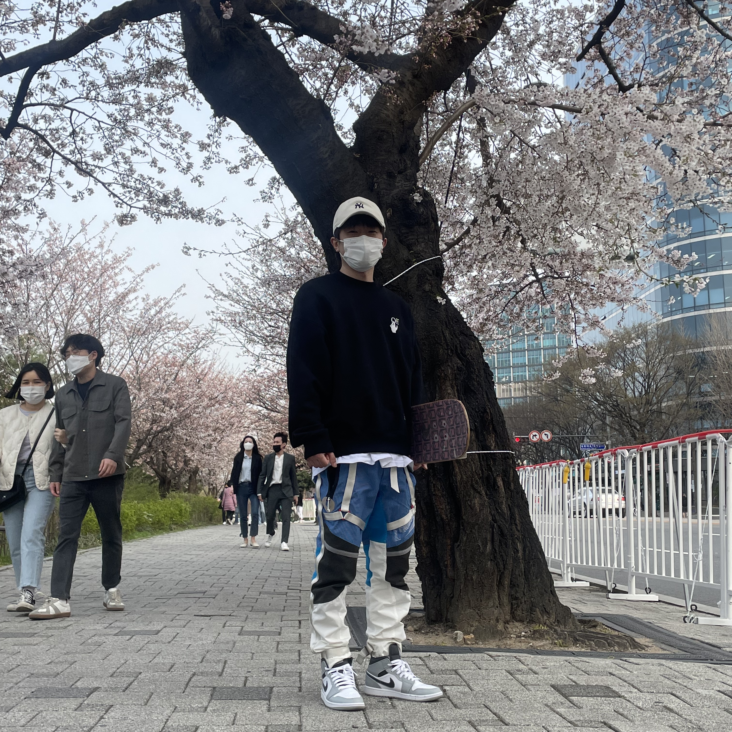 Jordan 1 Mid Light Smoke Grey Anthracite 착용 스타일