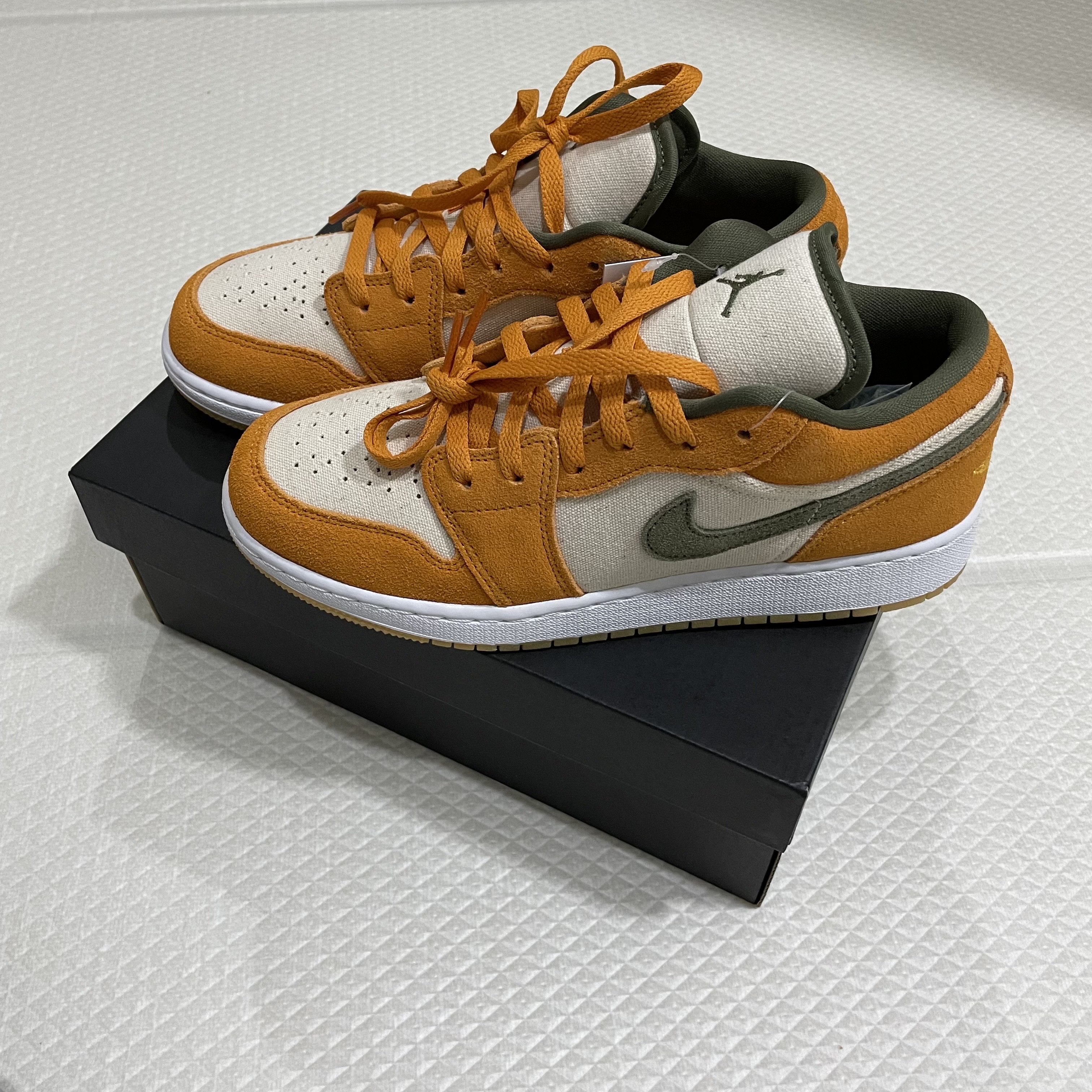 (GS) Jordan 1 Low SE Light Curry 착용 스타일