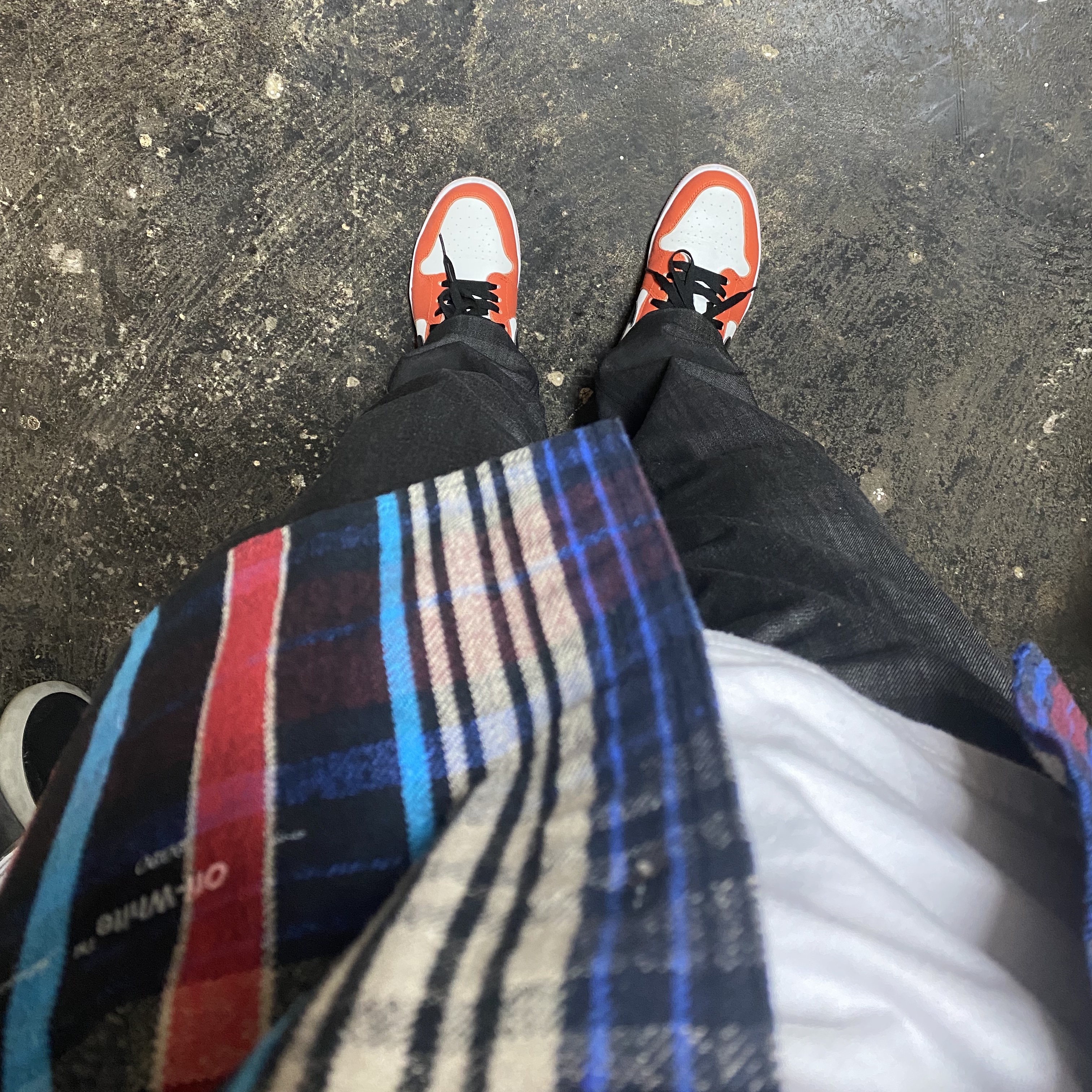 Jordan 1 Low OG Starfish 착용 스타일