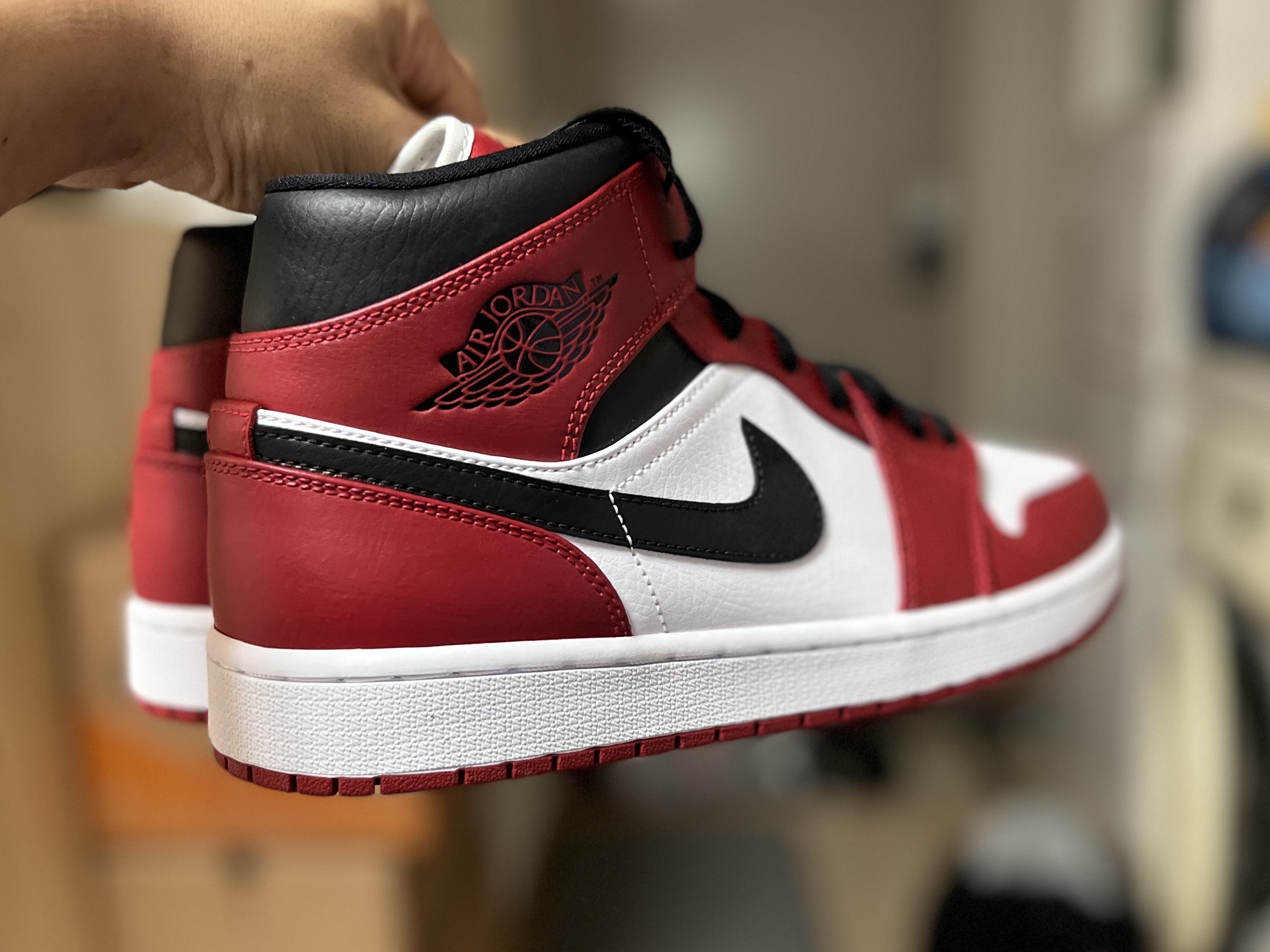Jordan 1 Mid Chicago 2020 착용 스타일 - 2