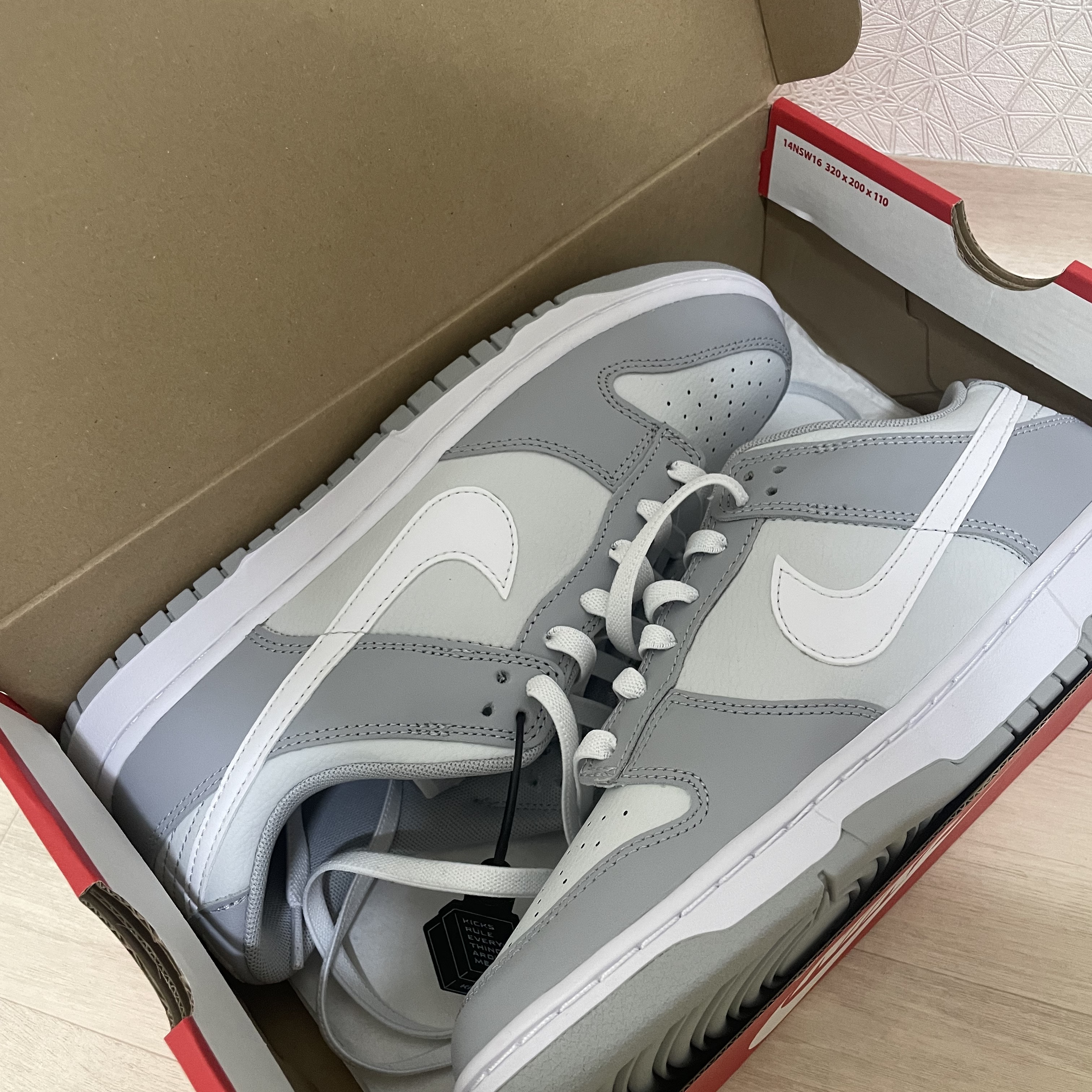 Nike Dunk Low Retro Wolf Grey 착용 스타일