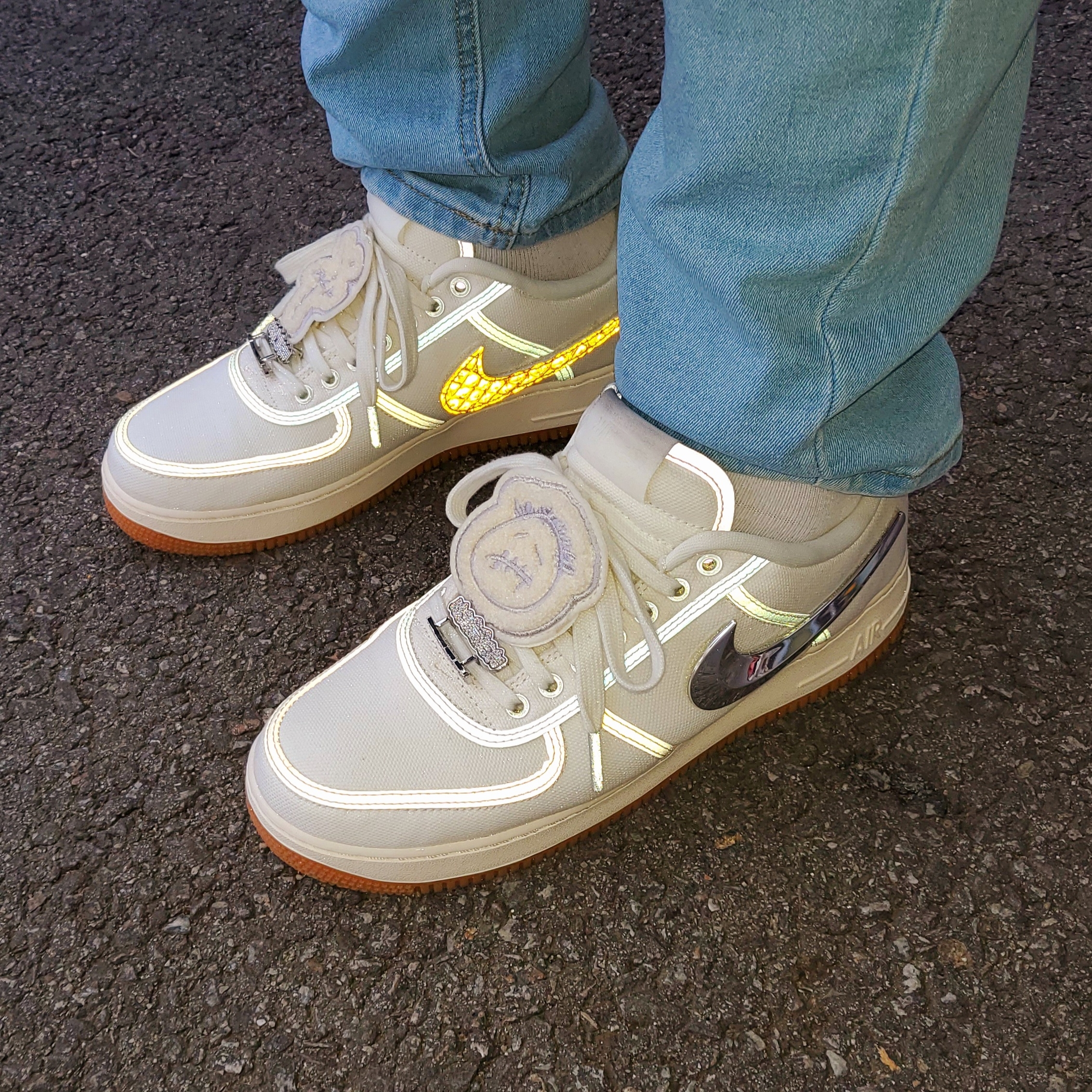 Nike x Travis Scott Air Force 1 Low Sail 착용 스타일 - 1