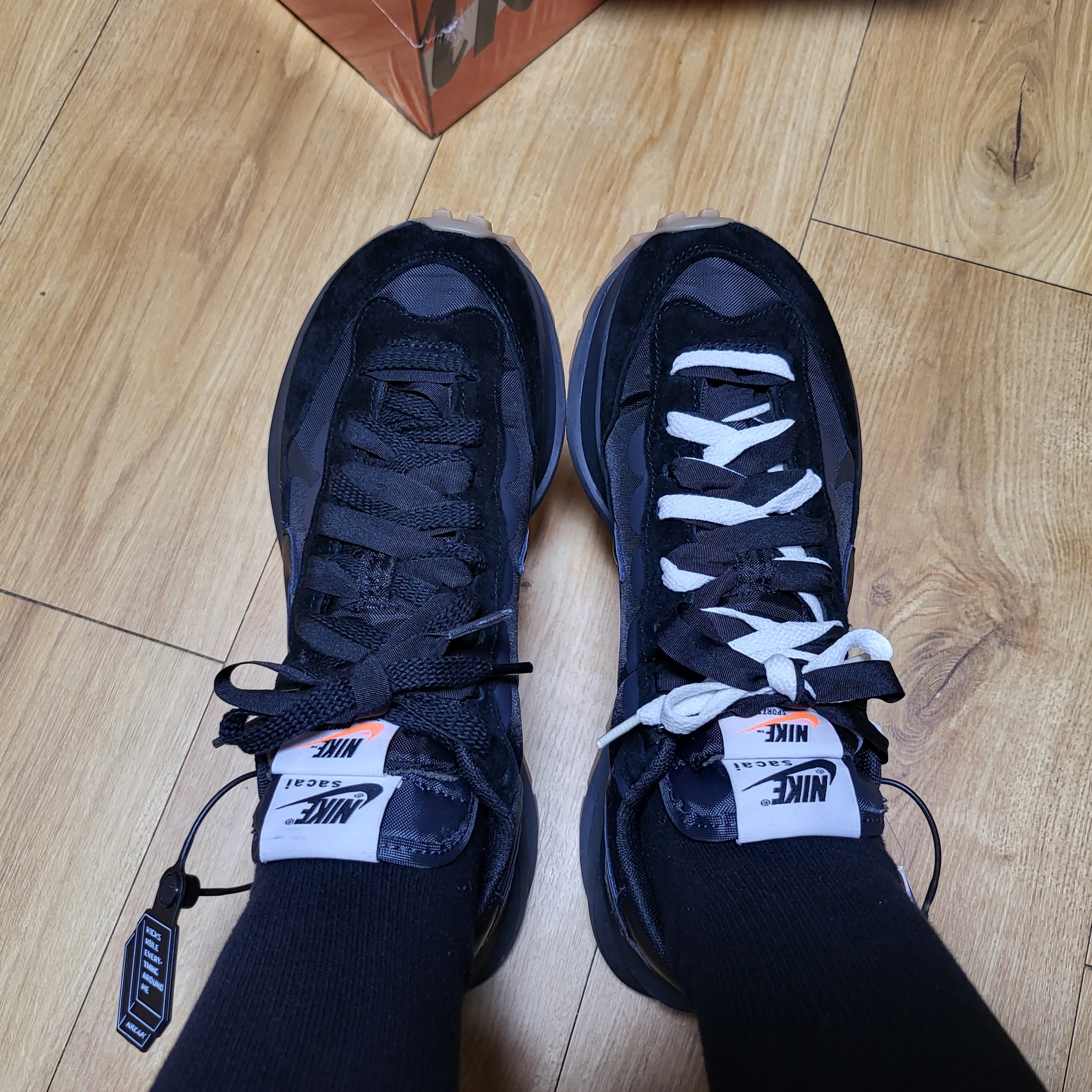 Nike x Sacai VaporWaffle Black and Gum 착용 스타일