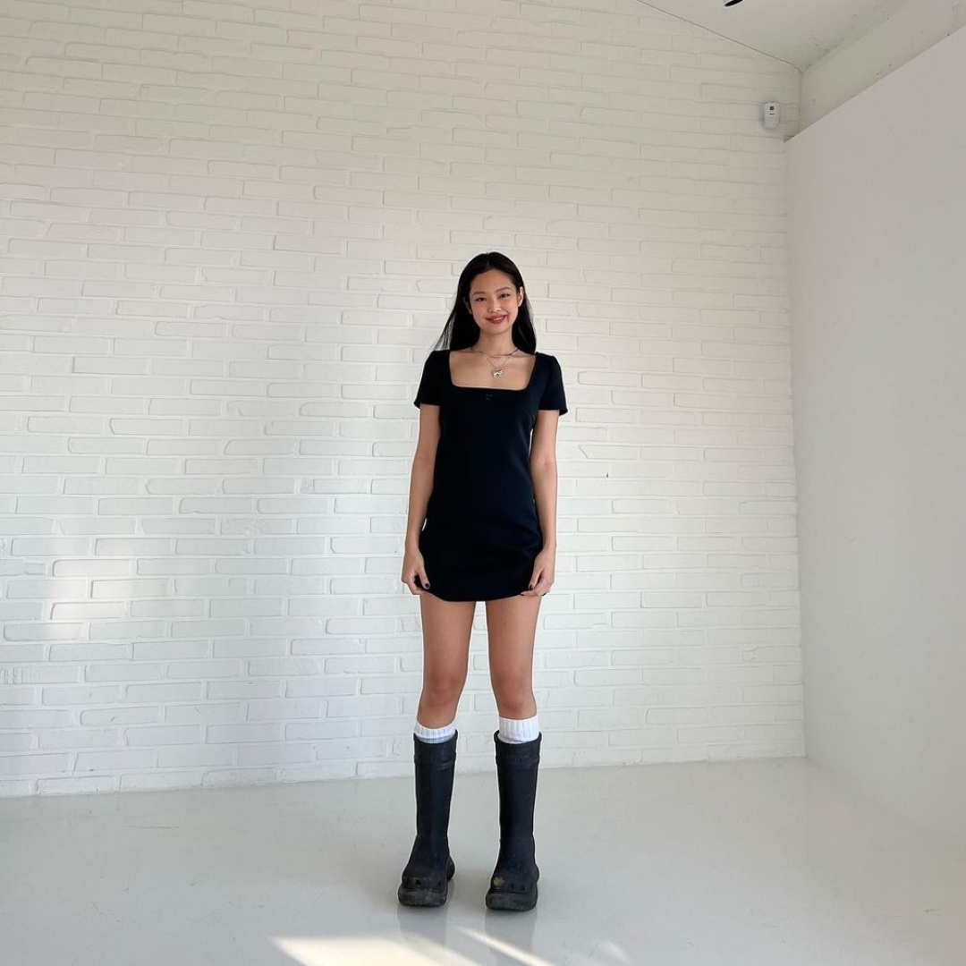Balenciaga x Crocs Rubber Boot Black, (W) Balenciaga x Crocs Rubber Boot Black 착용 스타일 - 2