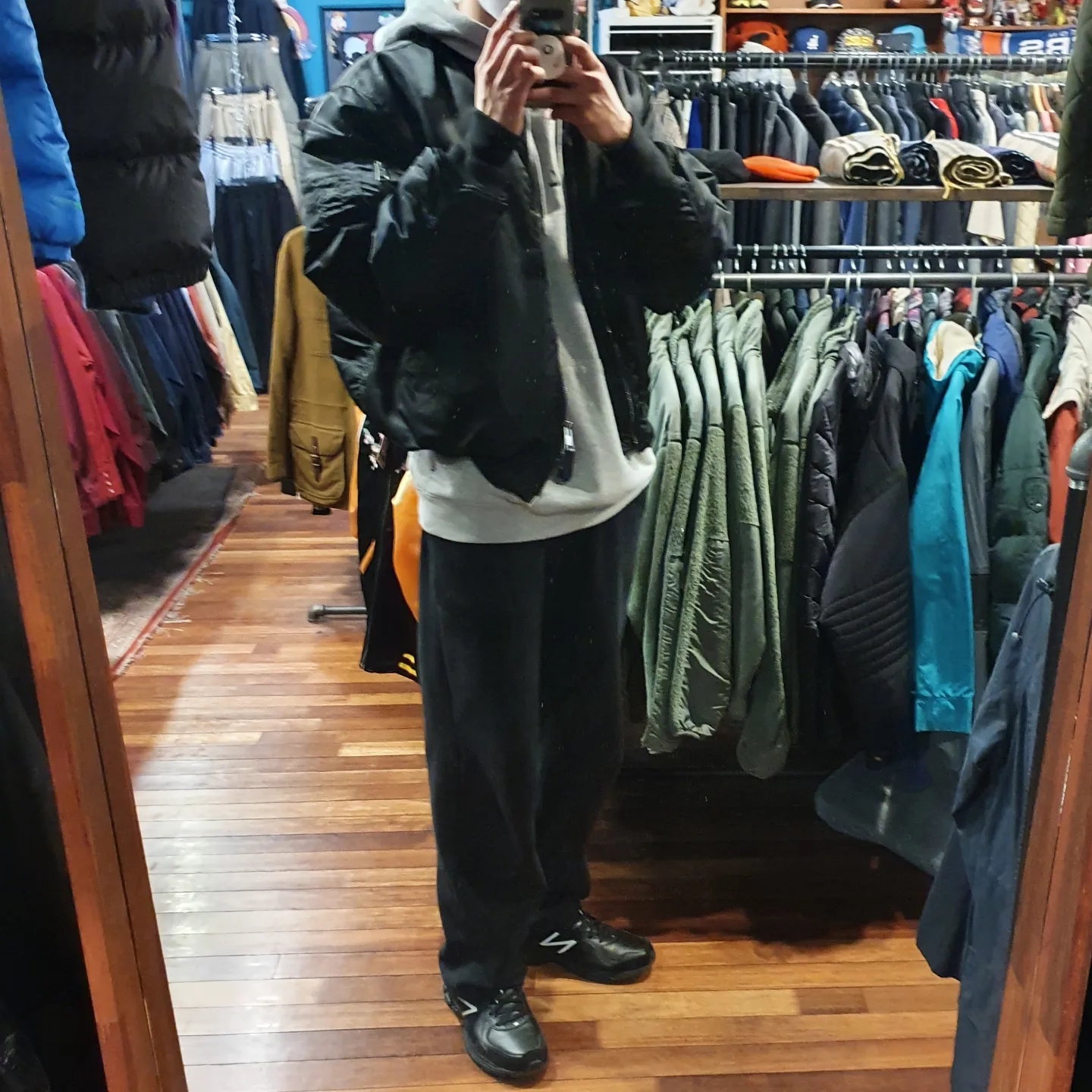 New Balance x Thisisneverthat 860v2 Black 착용 스타일