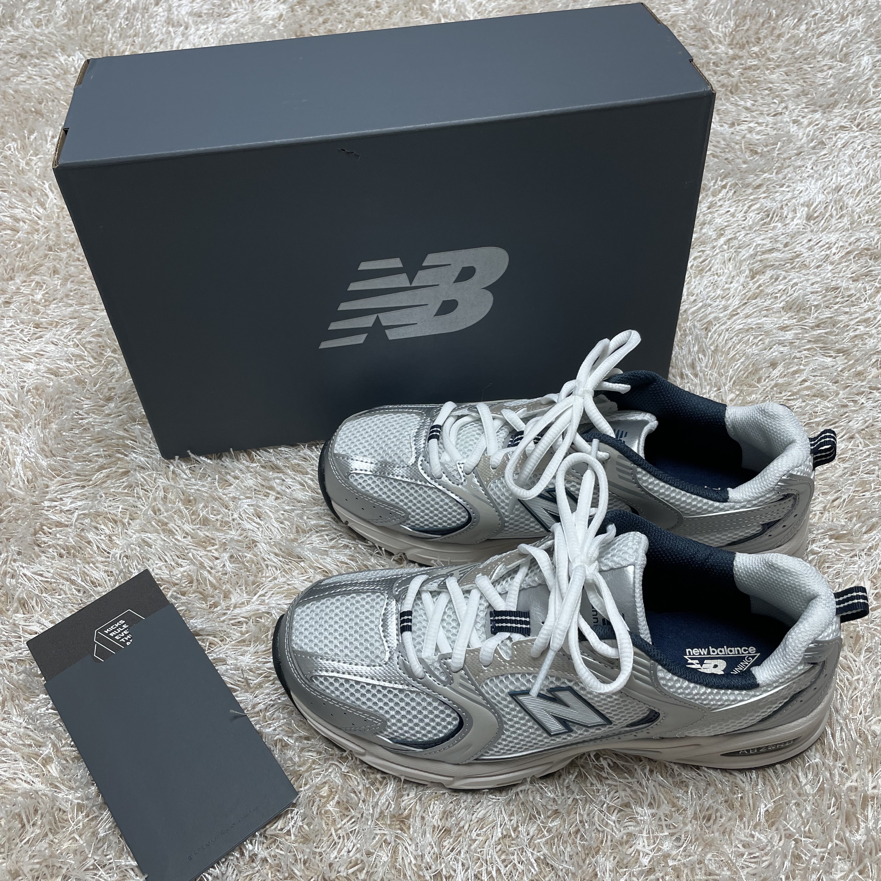 New Balance 530 Steel Grey 착용 스타일