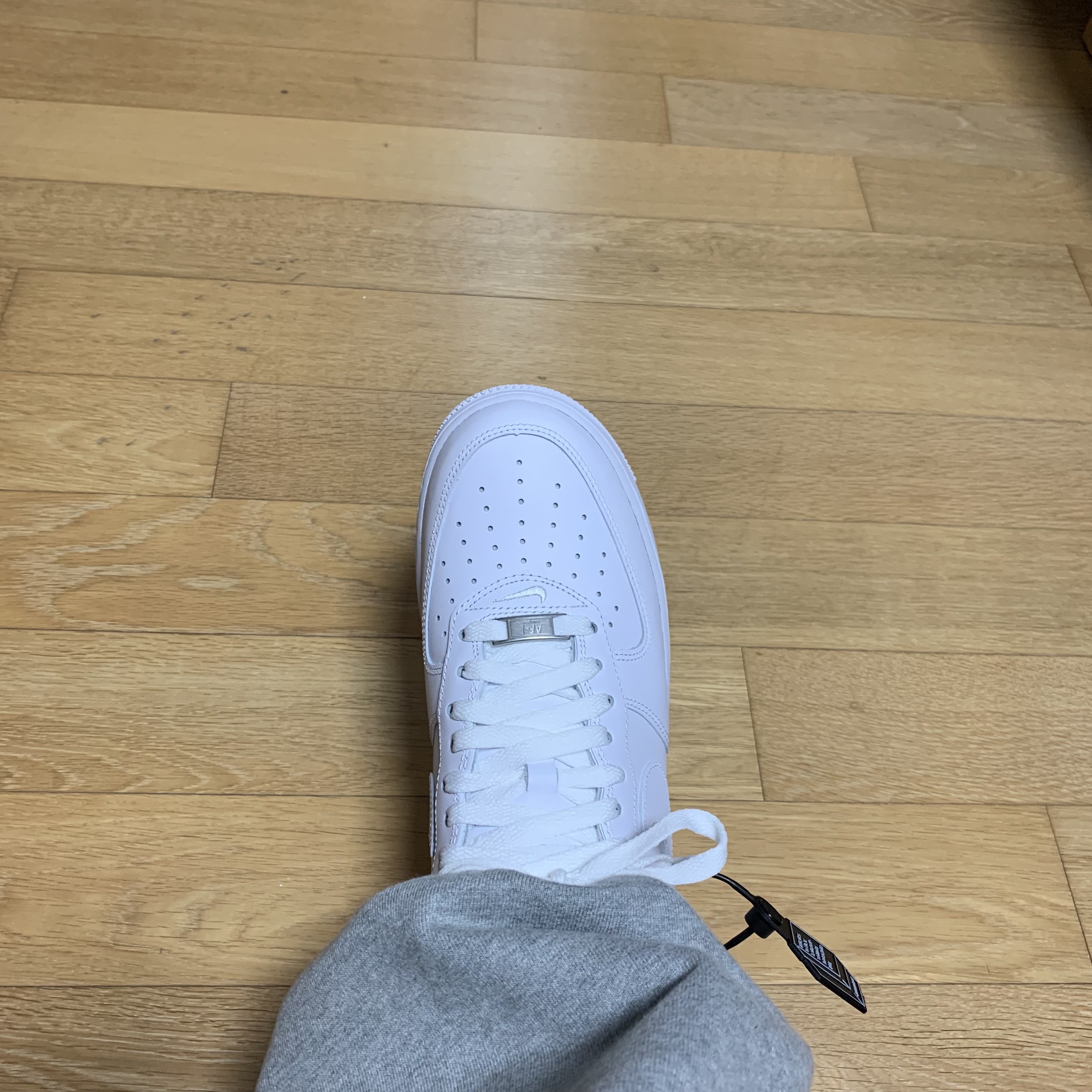 Nike x Supreme Air Force 1 Low White 착용 스타일 - 2