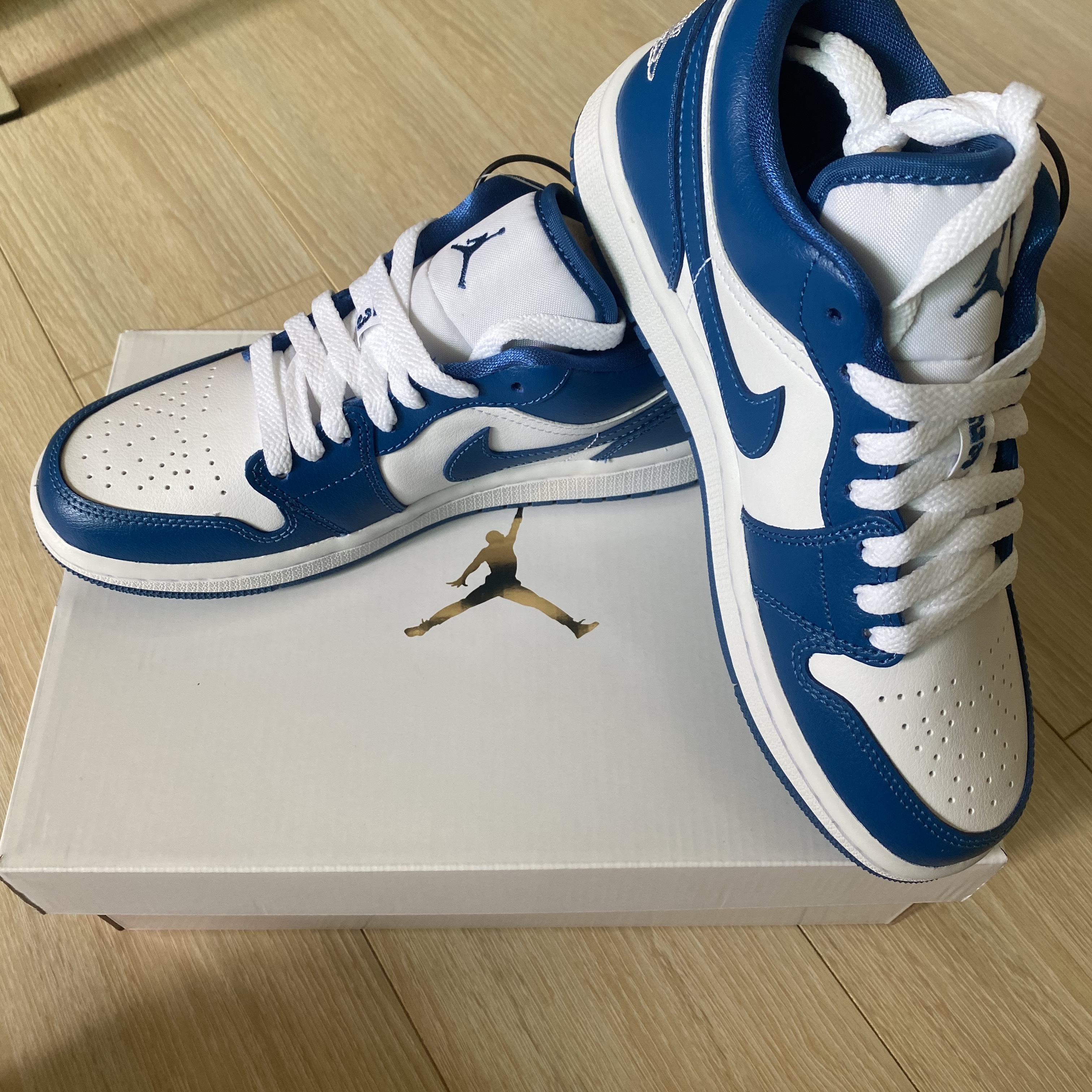 (W) Jordan 1 Low White Dark Marina Blue 착용 스타일