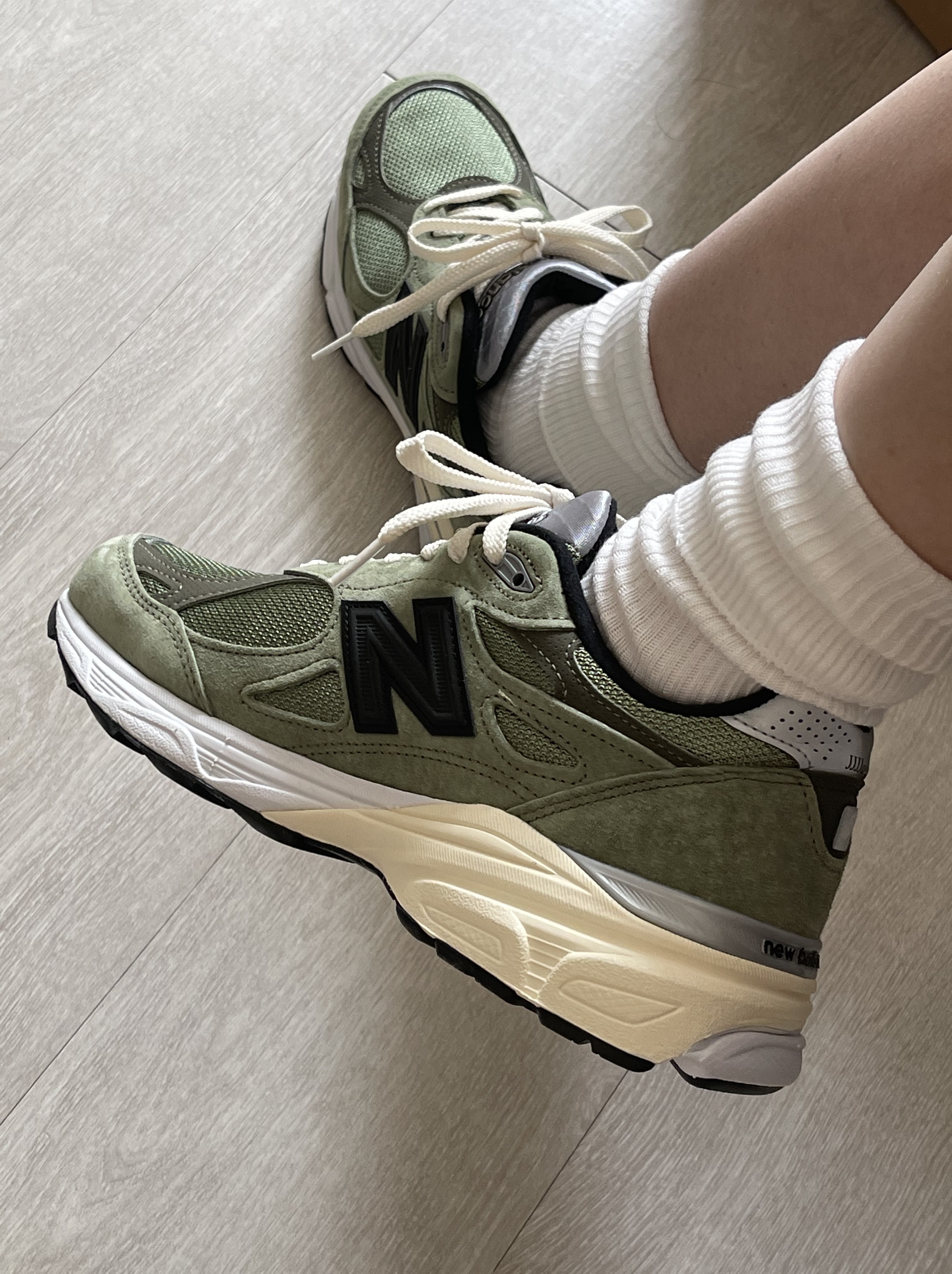 New Balance x JJJJound 990v3 Olive 착용 스타일 - 2