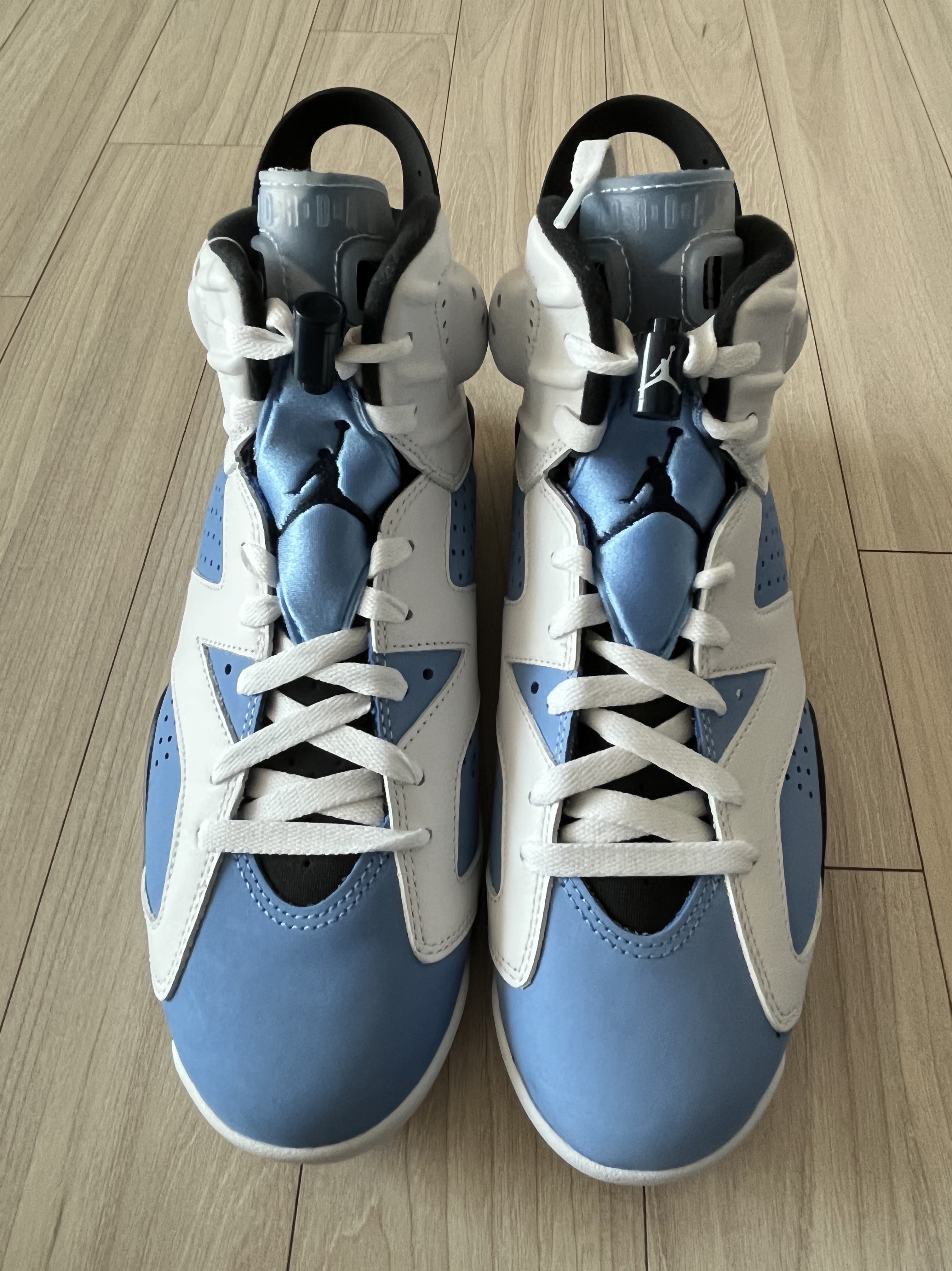 Jordan 6 Retro University Blue 착용 스타일