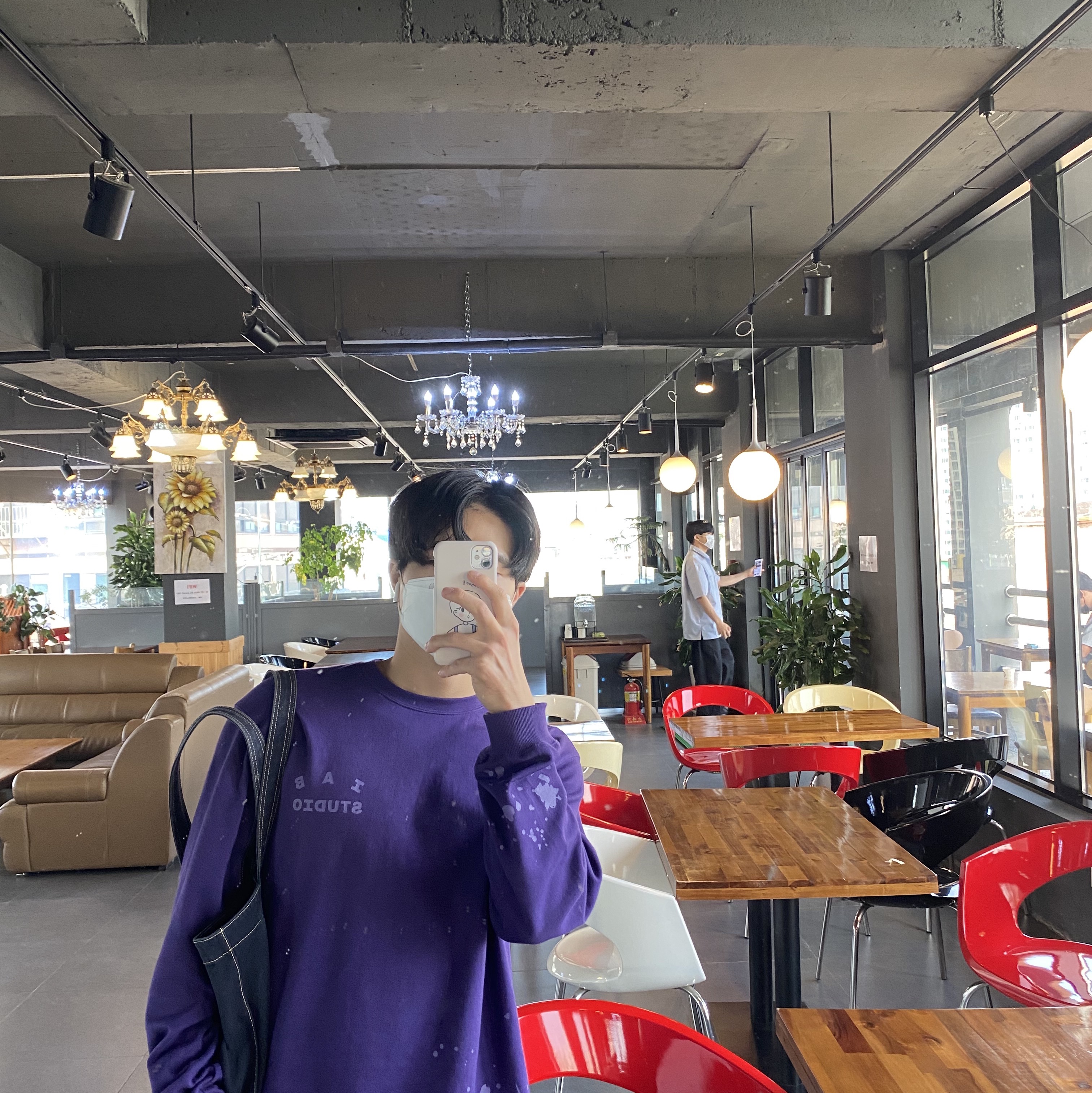 IAB Studio Long Sleeve T-Shirt Purple Splashed 착용 스타일