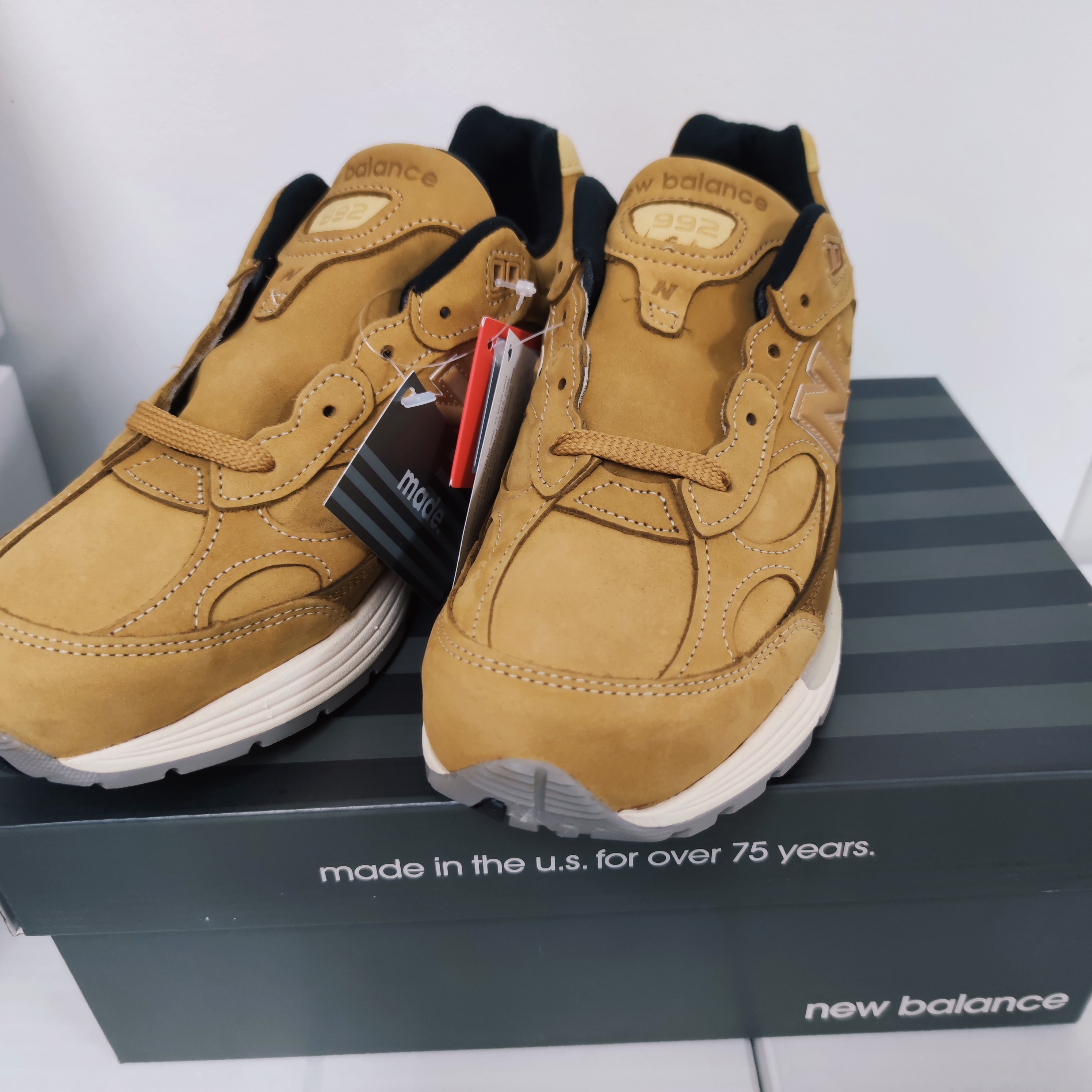 New Balance 992 Made in USA Brown 착용 스타일 - 1