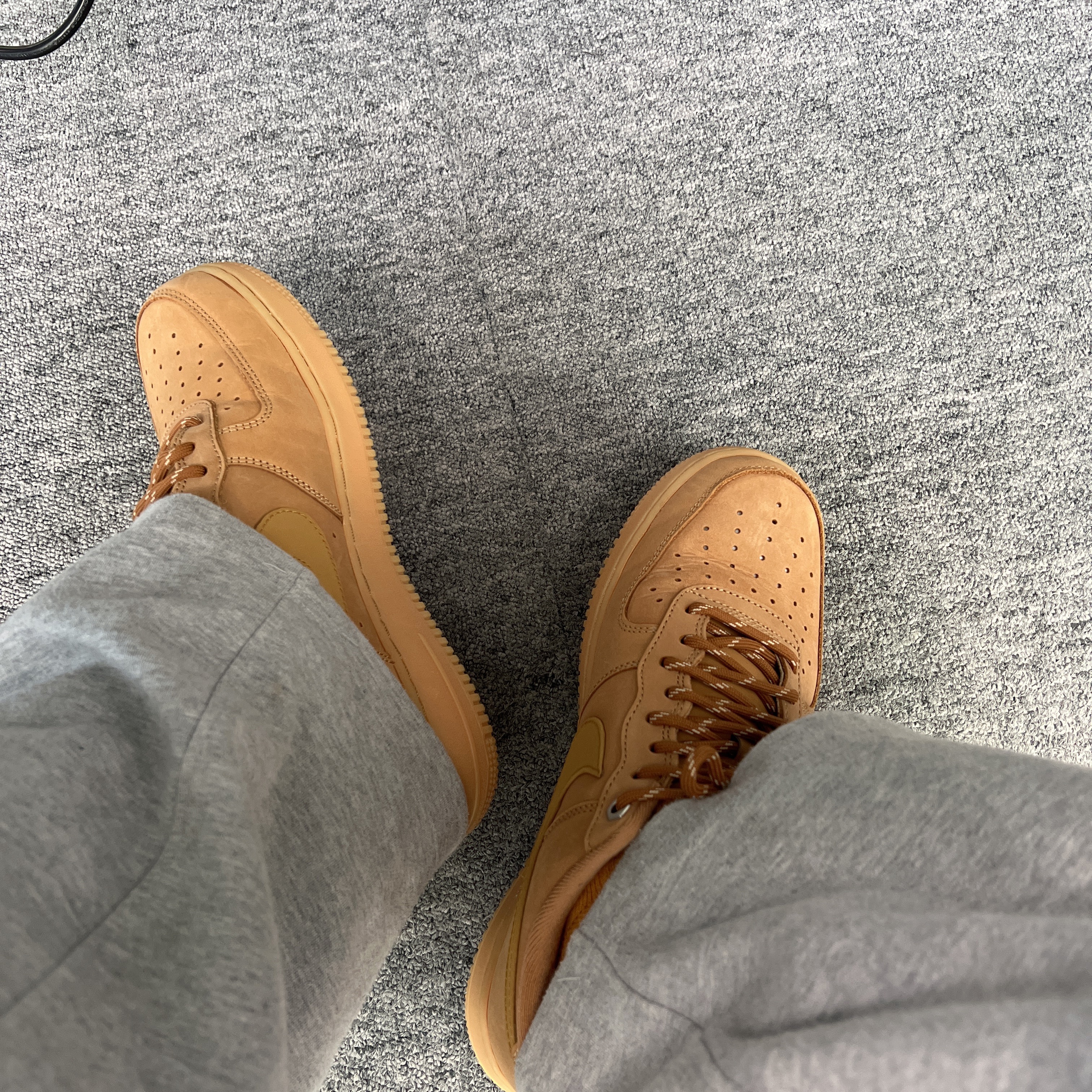 Nike Air Force 1 '07 WB Flax 착용 스타일