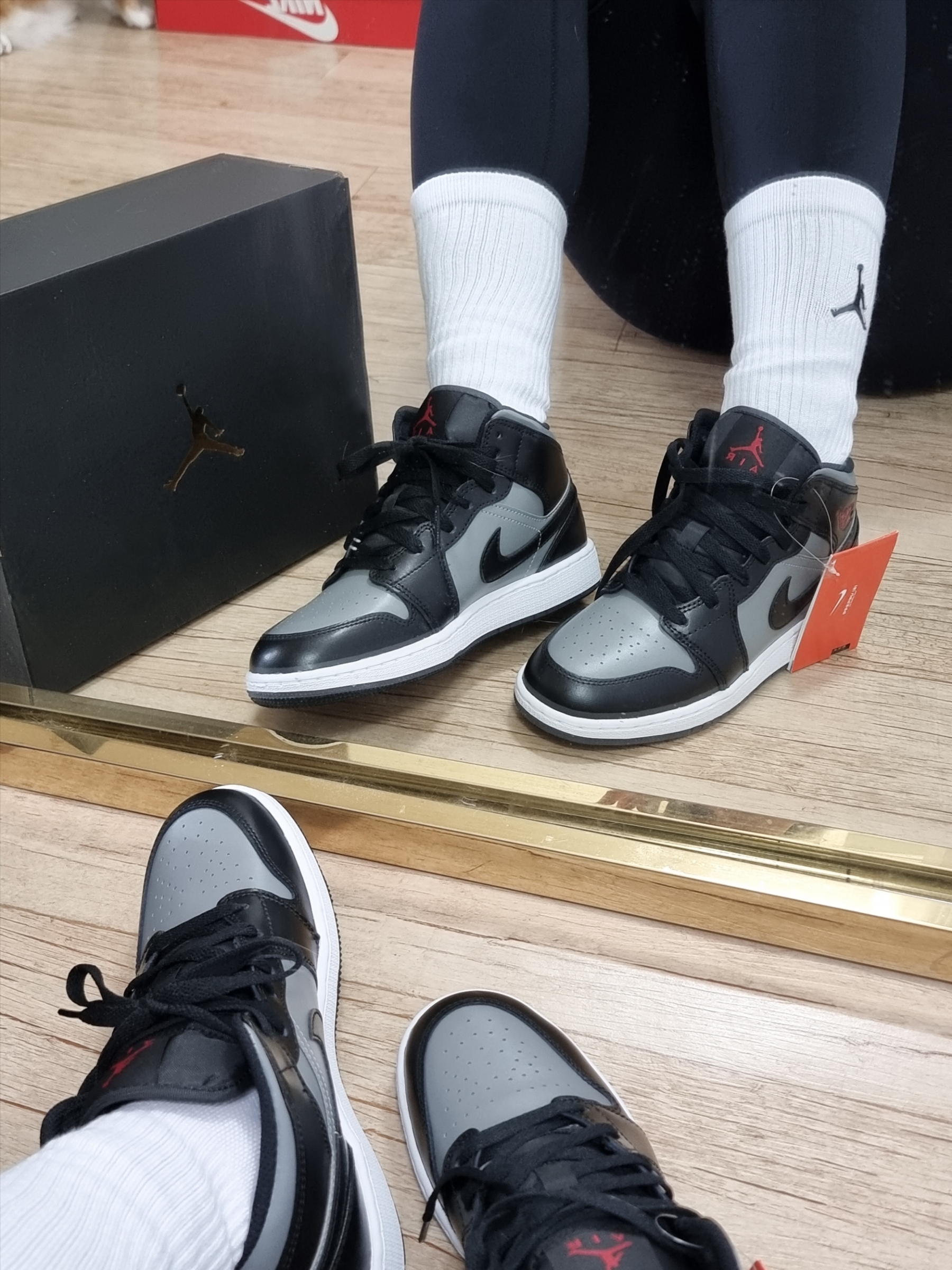 Jordan 1 Mid Shadow 착용 스타일 - 5