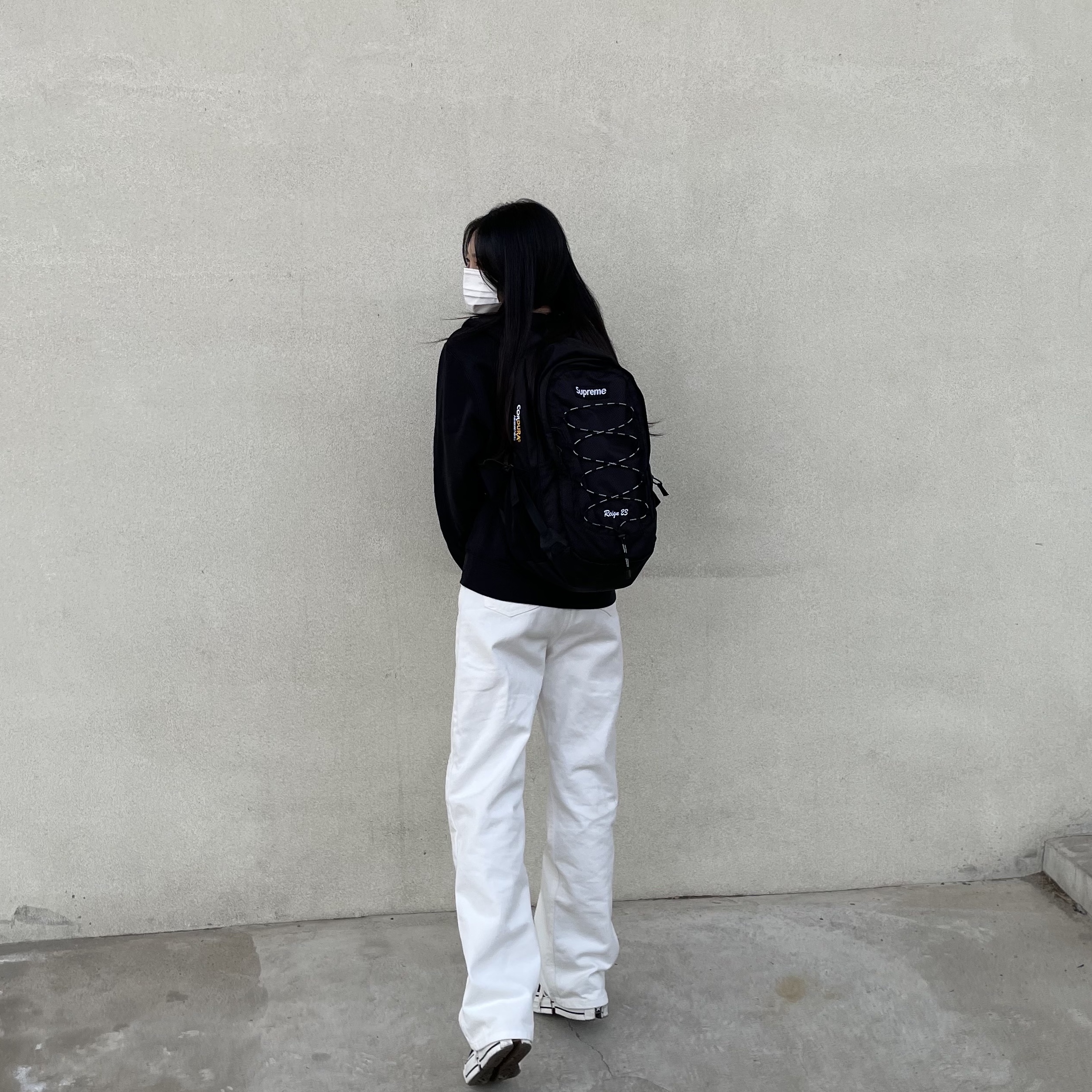 Supreme Backpack Black - 22SS, Converse x Feng Chen Wang Chuck 70 2-in-1 Natural Ivory Black 착용 스타일