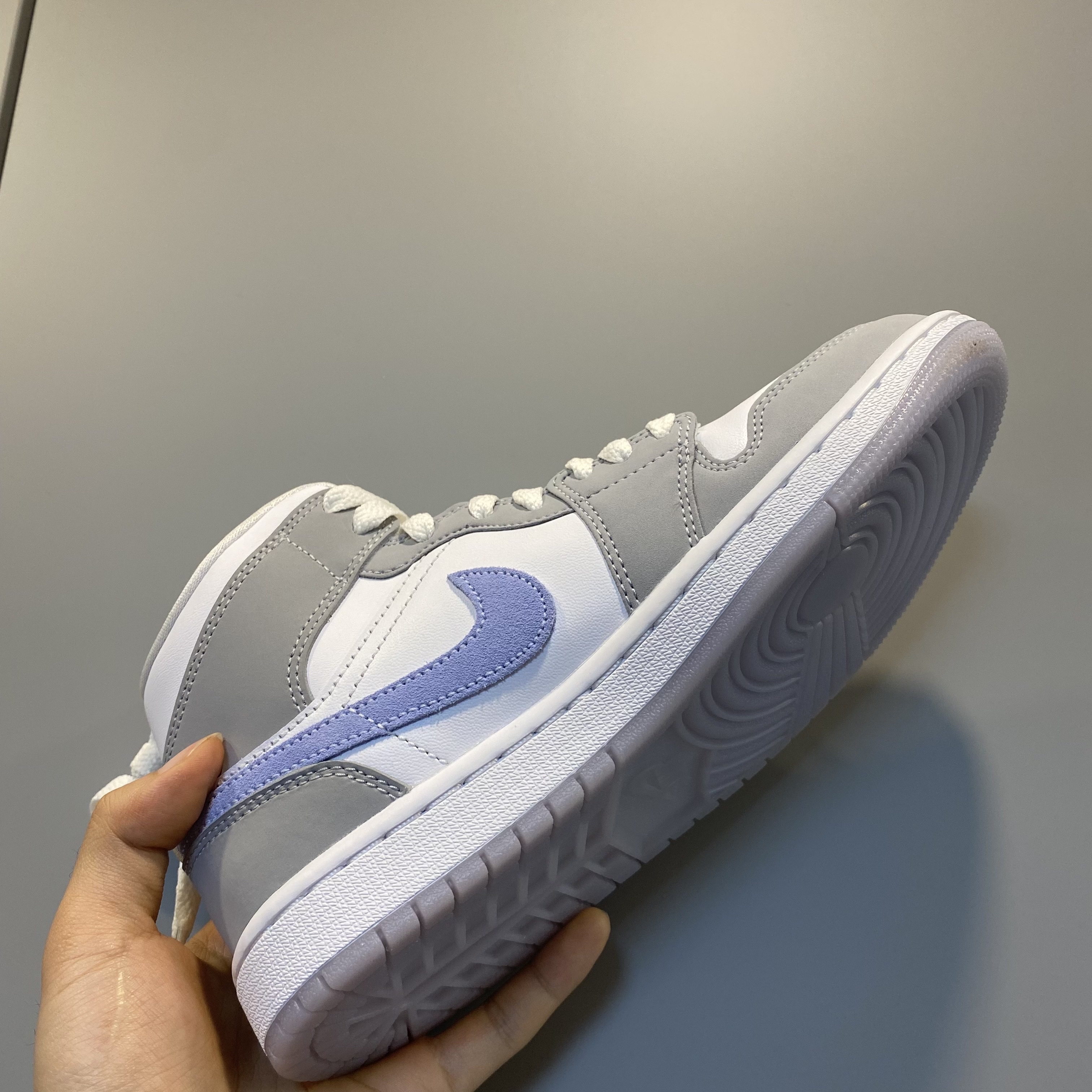 (W) Jordan 1 Mid Wolf Grey 착용 스타일 - 2
