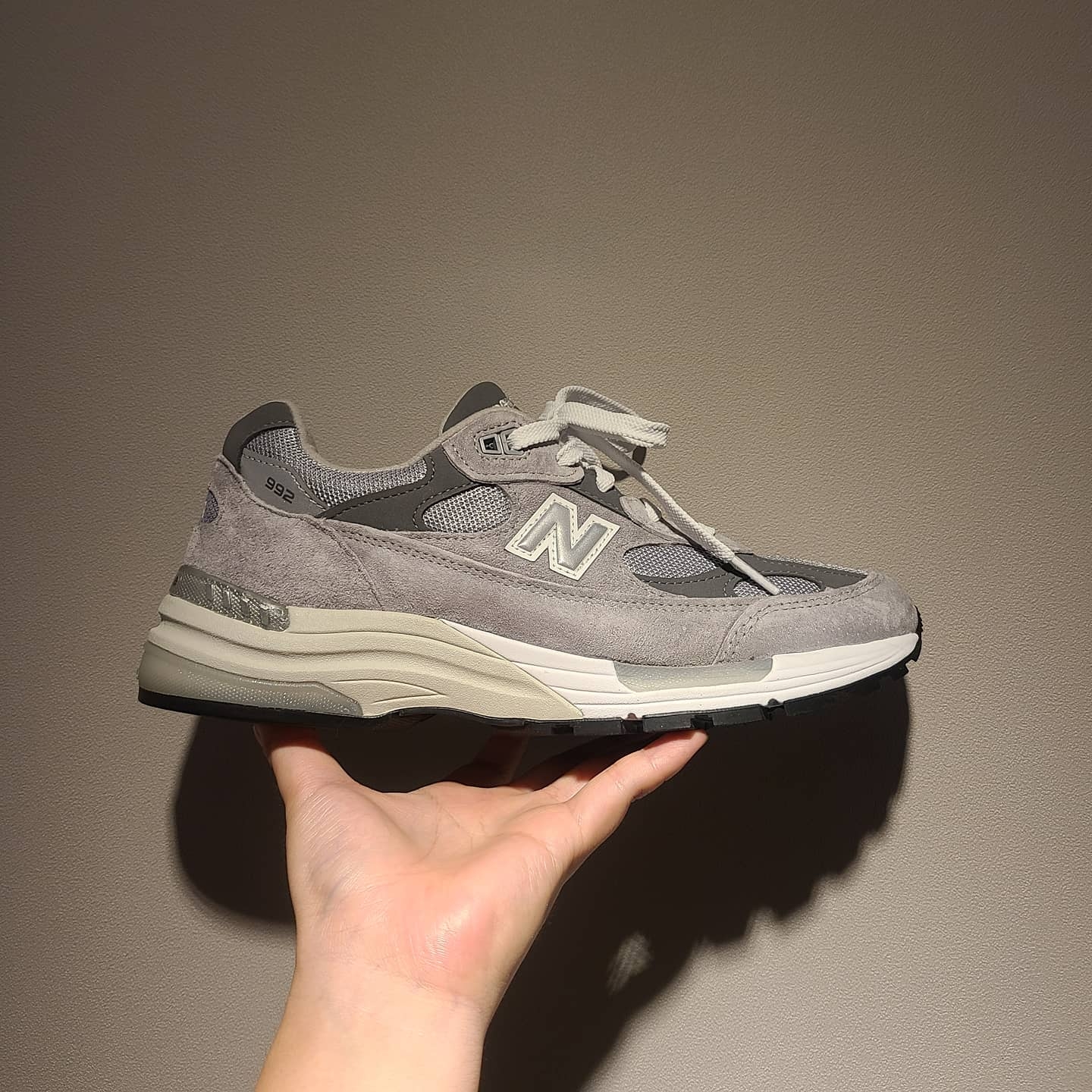 New Balance 992 Made in USA Grey - D Standard 착용 스타일