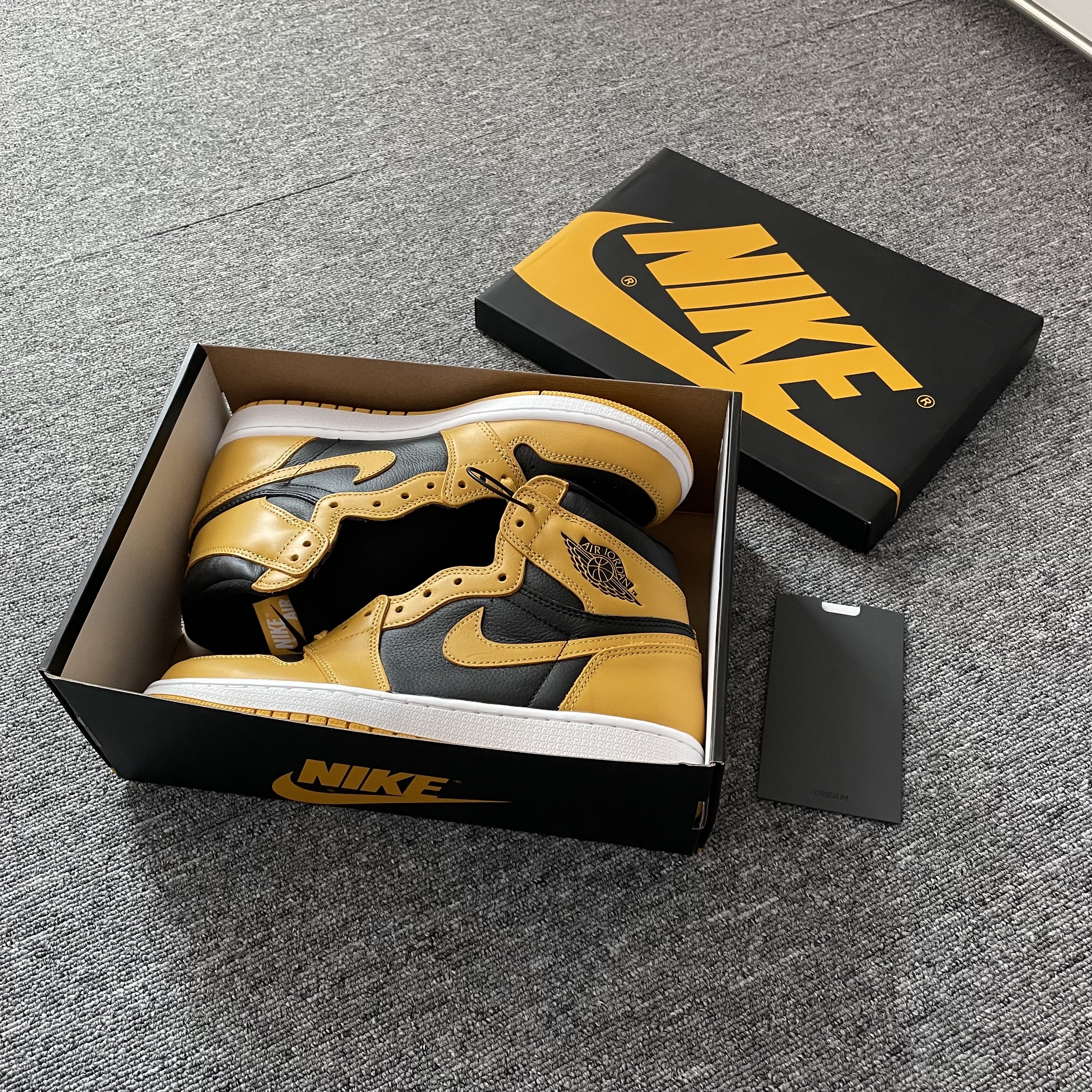 Jordan 1 Retro High OG Pollen 착용 스타일 - 1