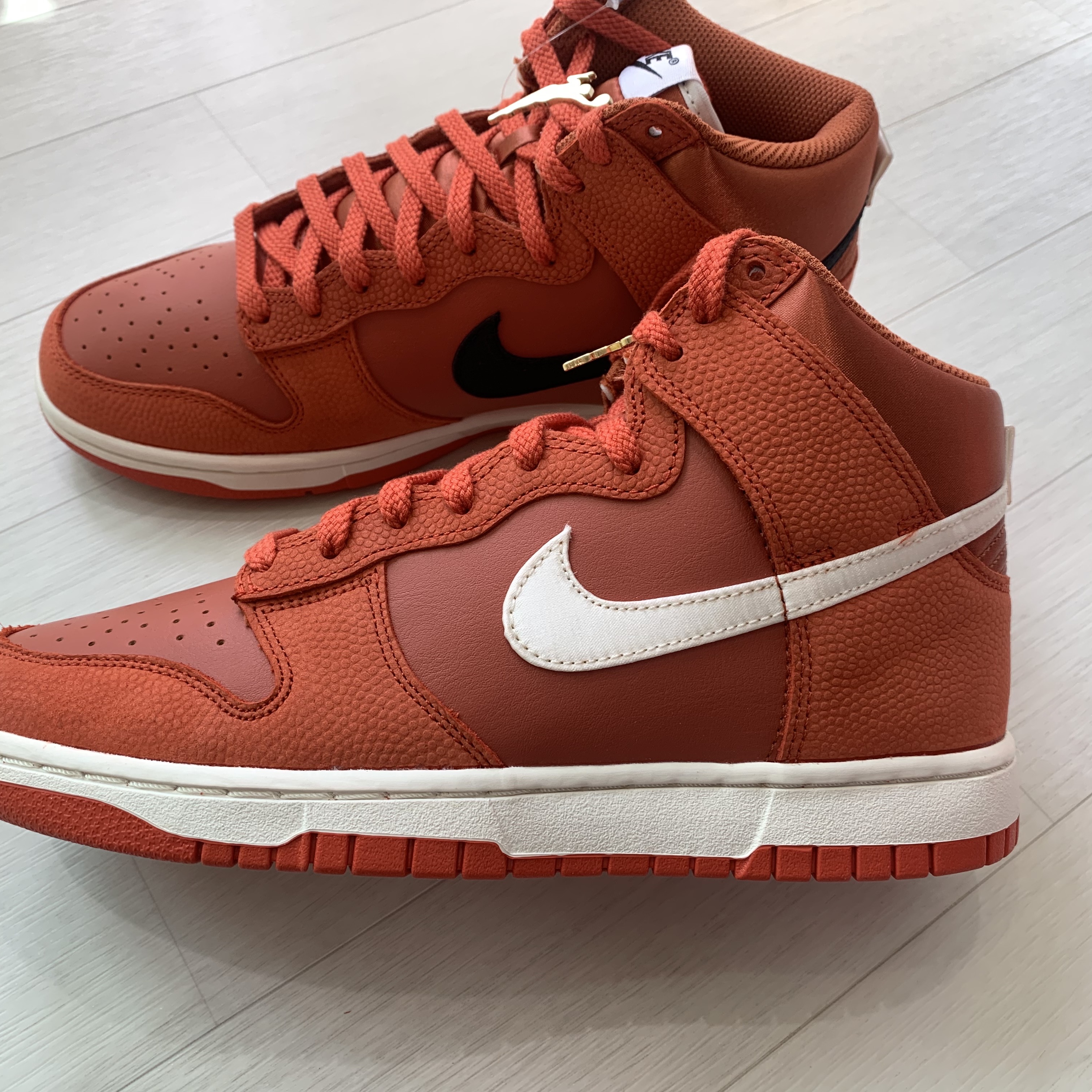 Nike Dunk High Retro PRM EMB One Game 착용 스타일 - 2
