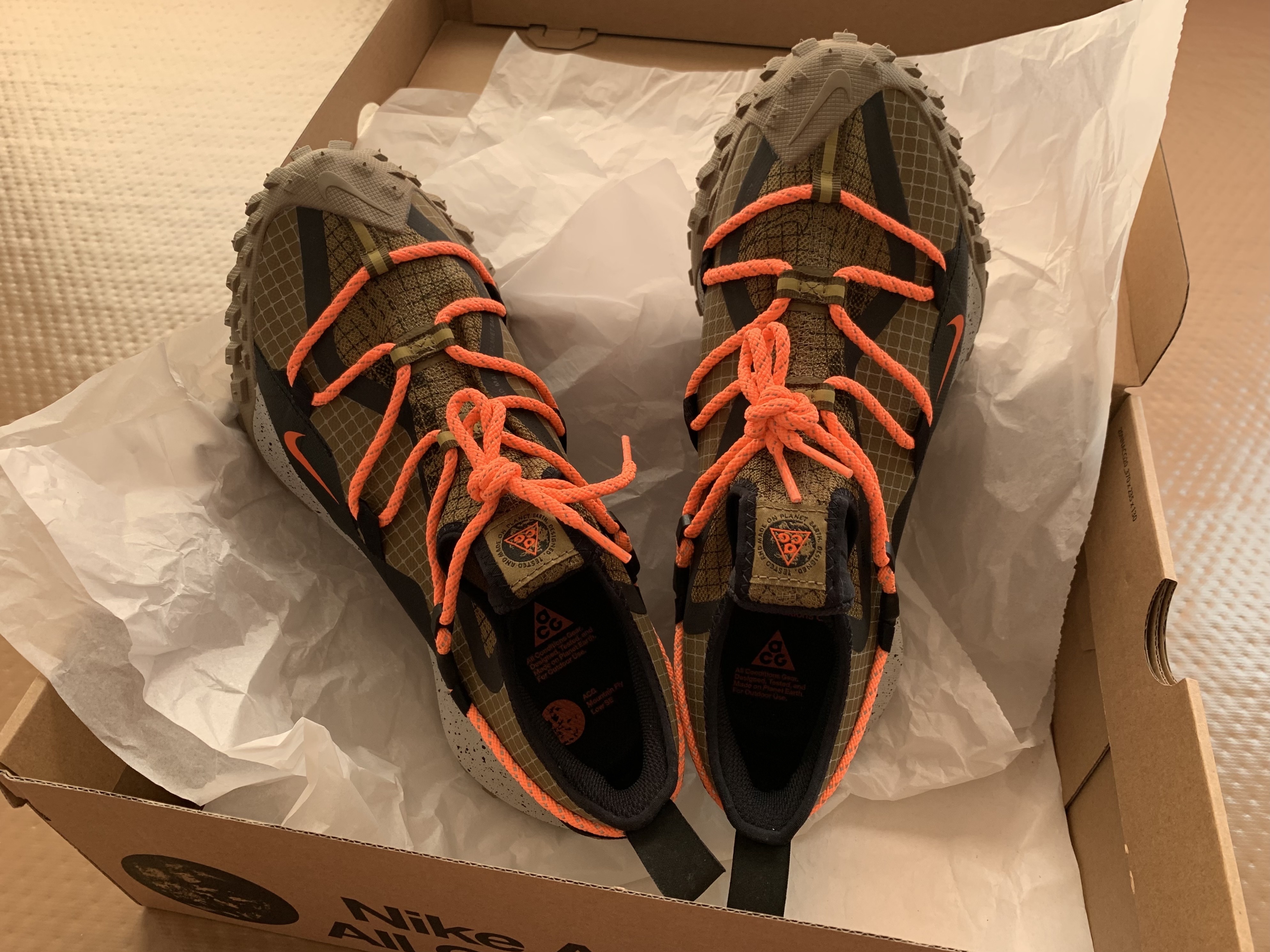 Nike ACG Mountain Fly Low Gore-Tex SE Hazel Rush 착용 스타일 - 1