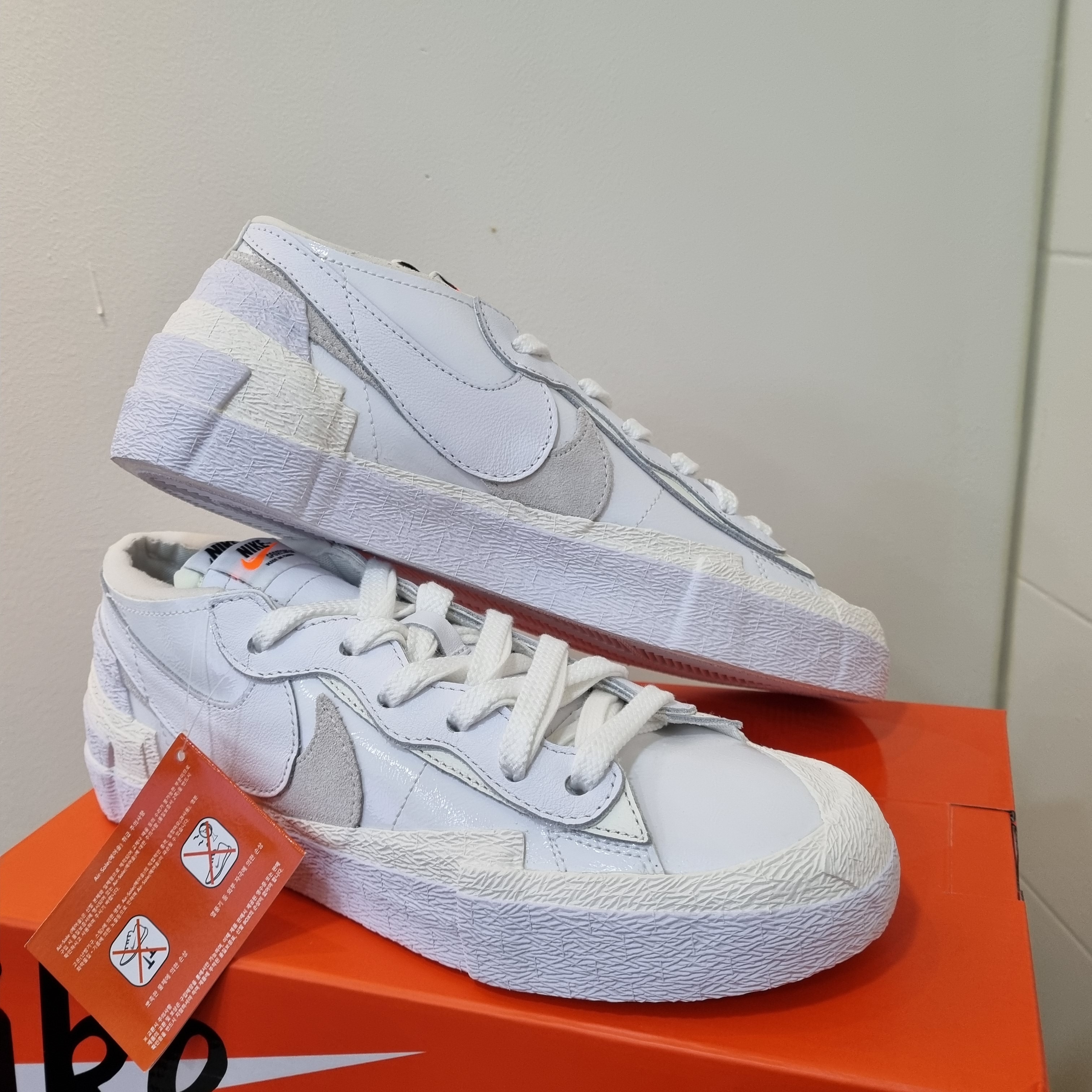 Nike x Sacai Blazer Low White Patent Leather 착용 스타일