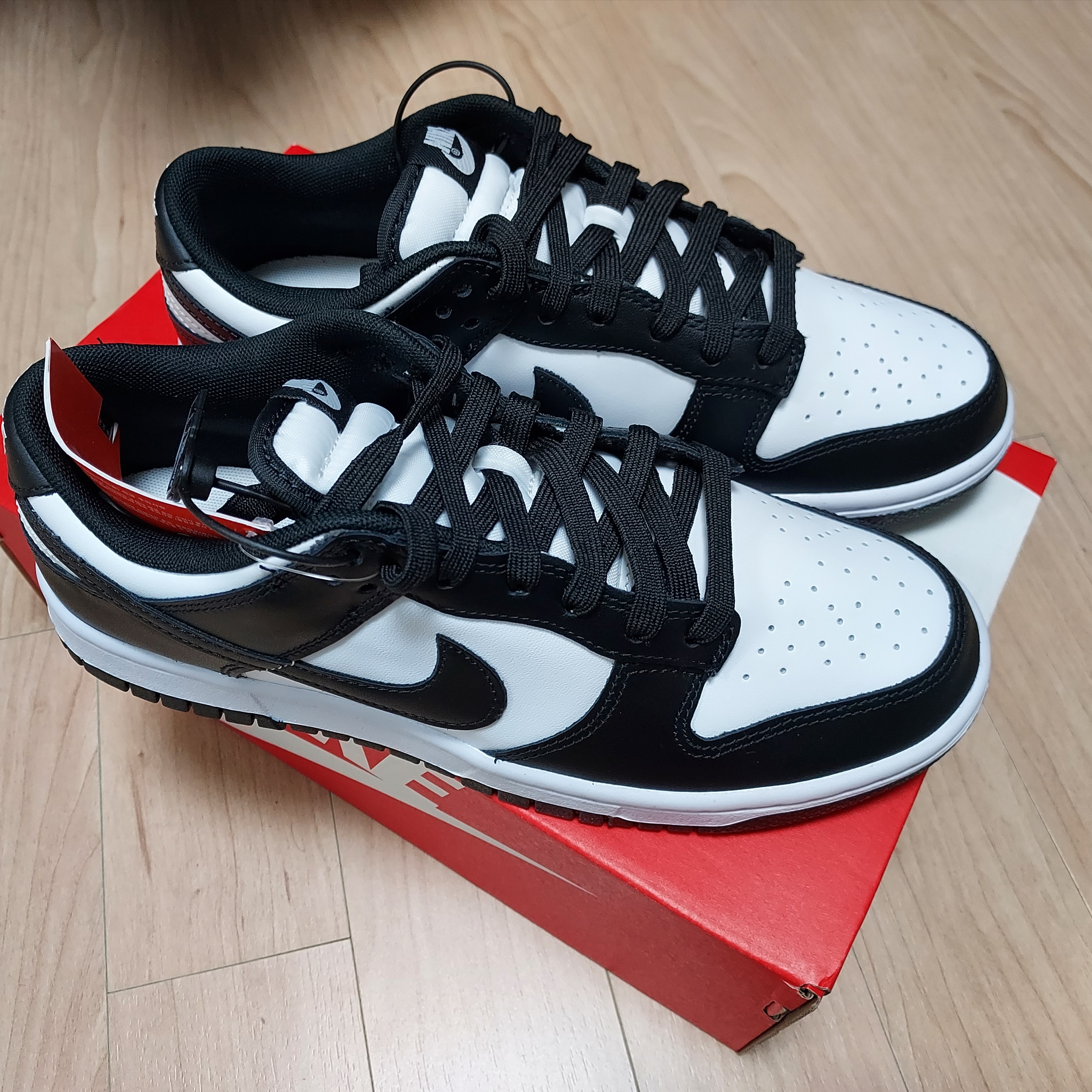 Nike Dunk Low Retro Black 착용 스타일