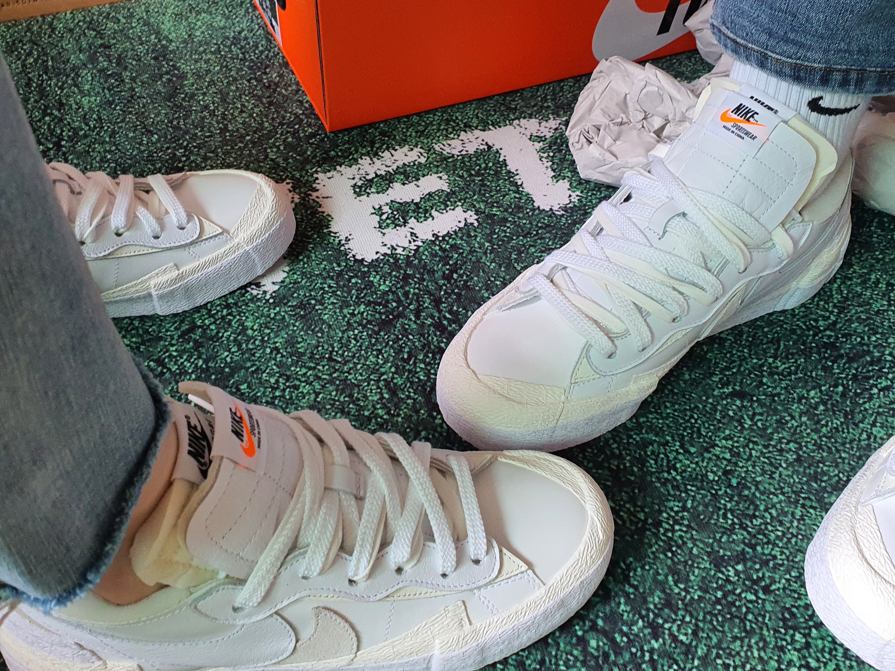 Nike x Sacai Blazer Low White Patent Leather 착용 스타일