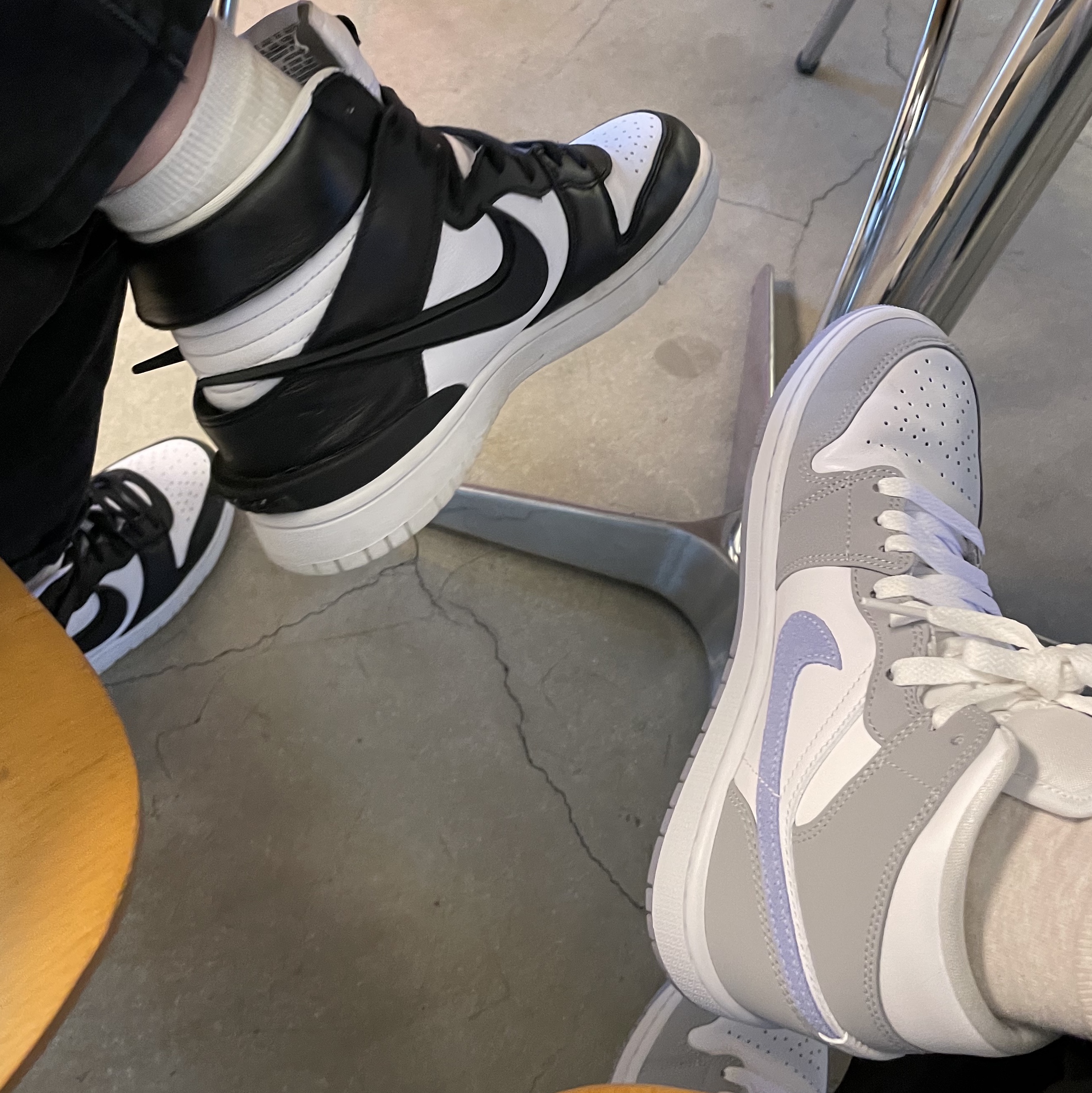 (W) Jordan 1 Mid Wolf Grey 착용 스타일 - 3