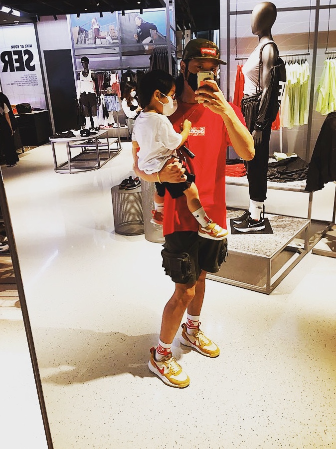 (TD) Nike x Tom Sachs Mars Yard, Nike x Tom Sachs Mars Yard Shoe 2.0 Space Camp 착용 스타일 - 1