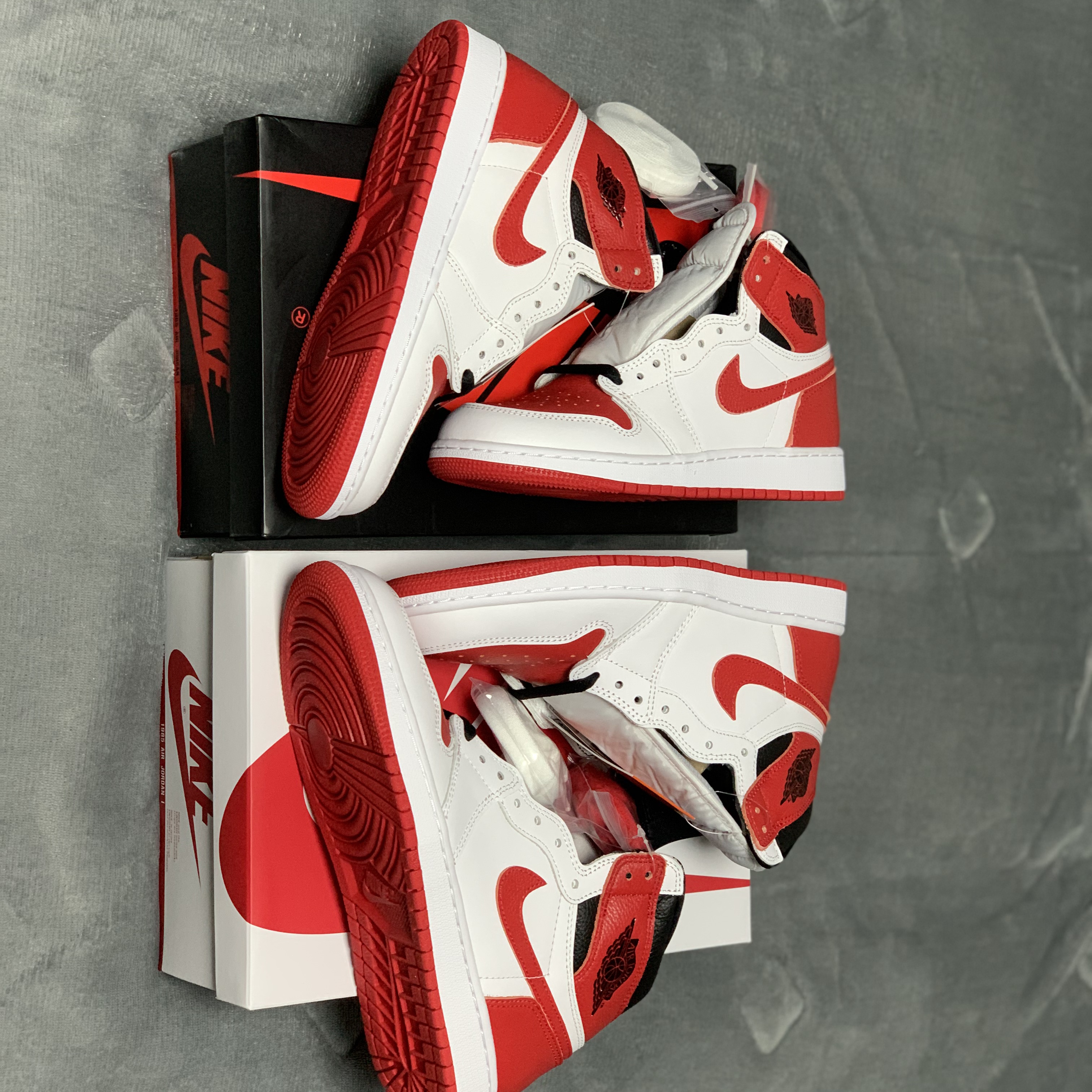 Jordan 1 Retro High OG Heritage, (GS) Jordan 1 Retro High OG Heritage 착용 스타일 - 2