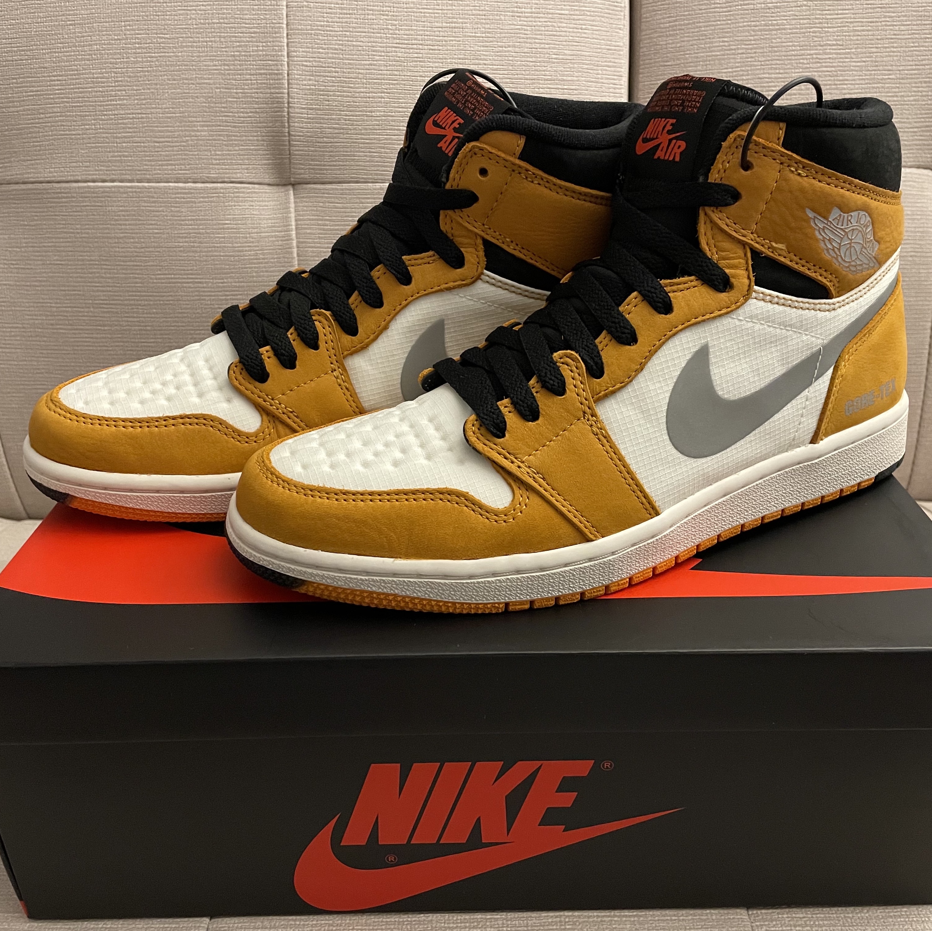Jordan 1 Element Gore-Tex Light Curry 착용 스타일