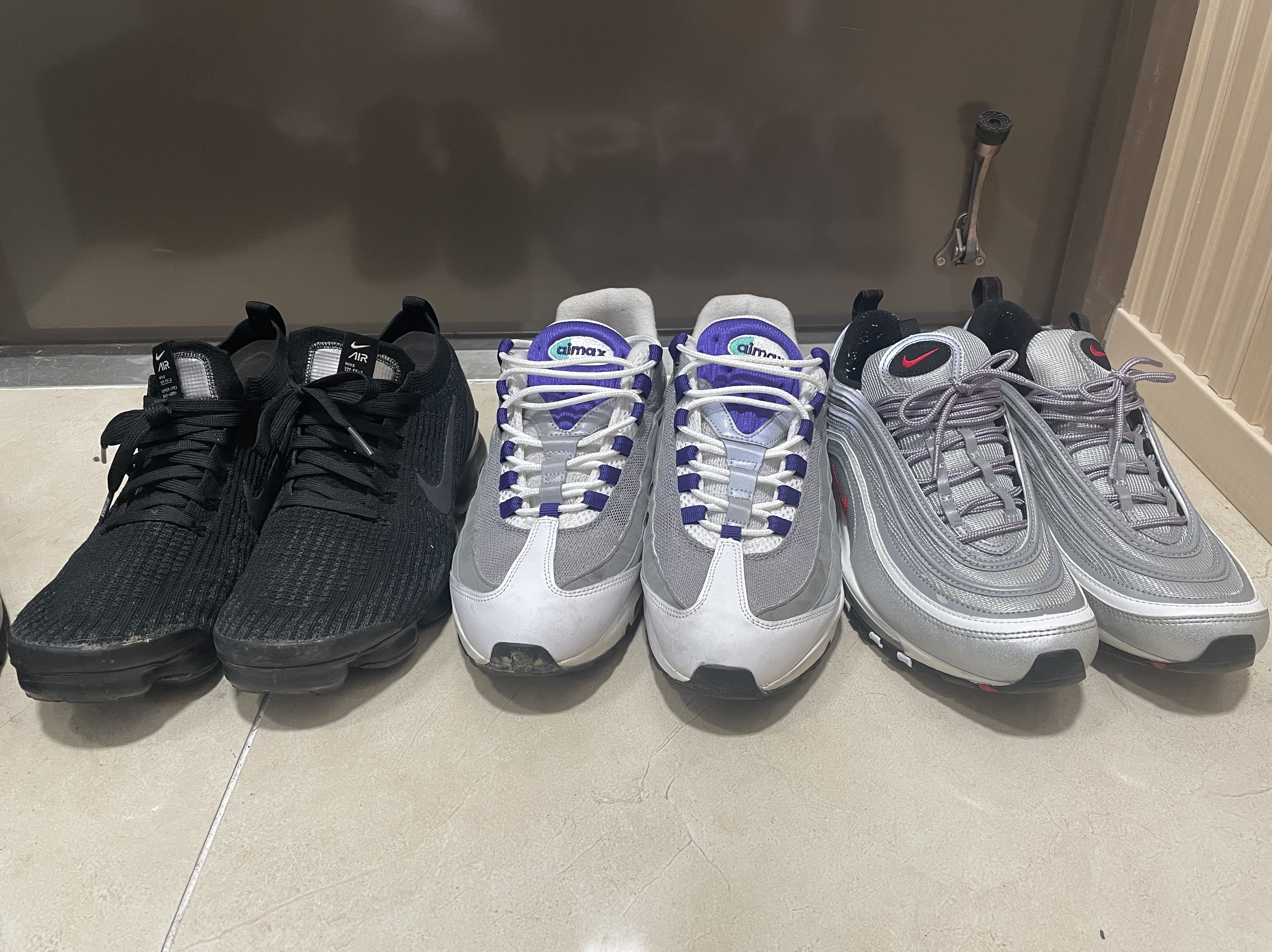 Nike Air VaporMax Flyknit 3.0 Triple Black, Nike Air Max 95 OG Grape 착용 스타일