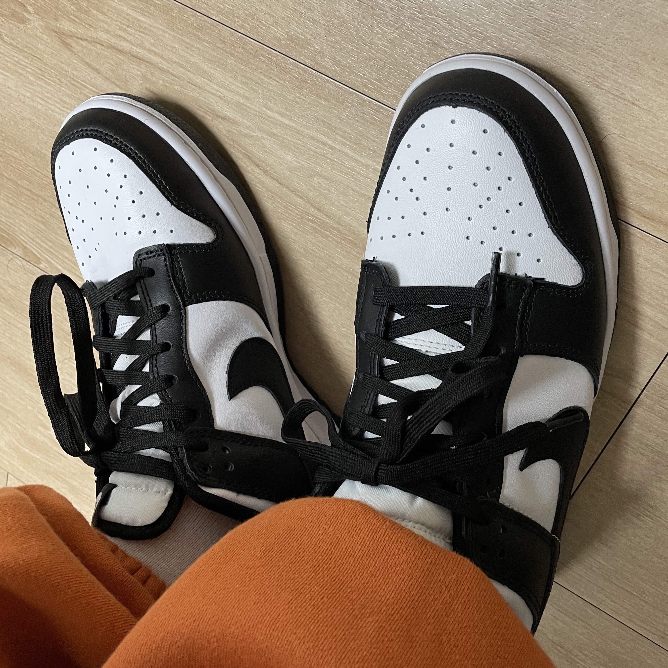Nike Dunk Low Retro Black 착용 스타일